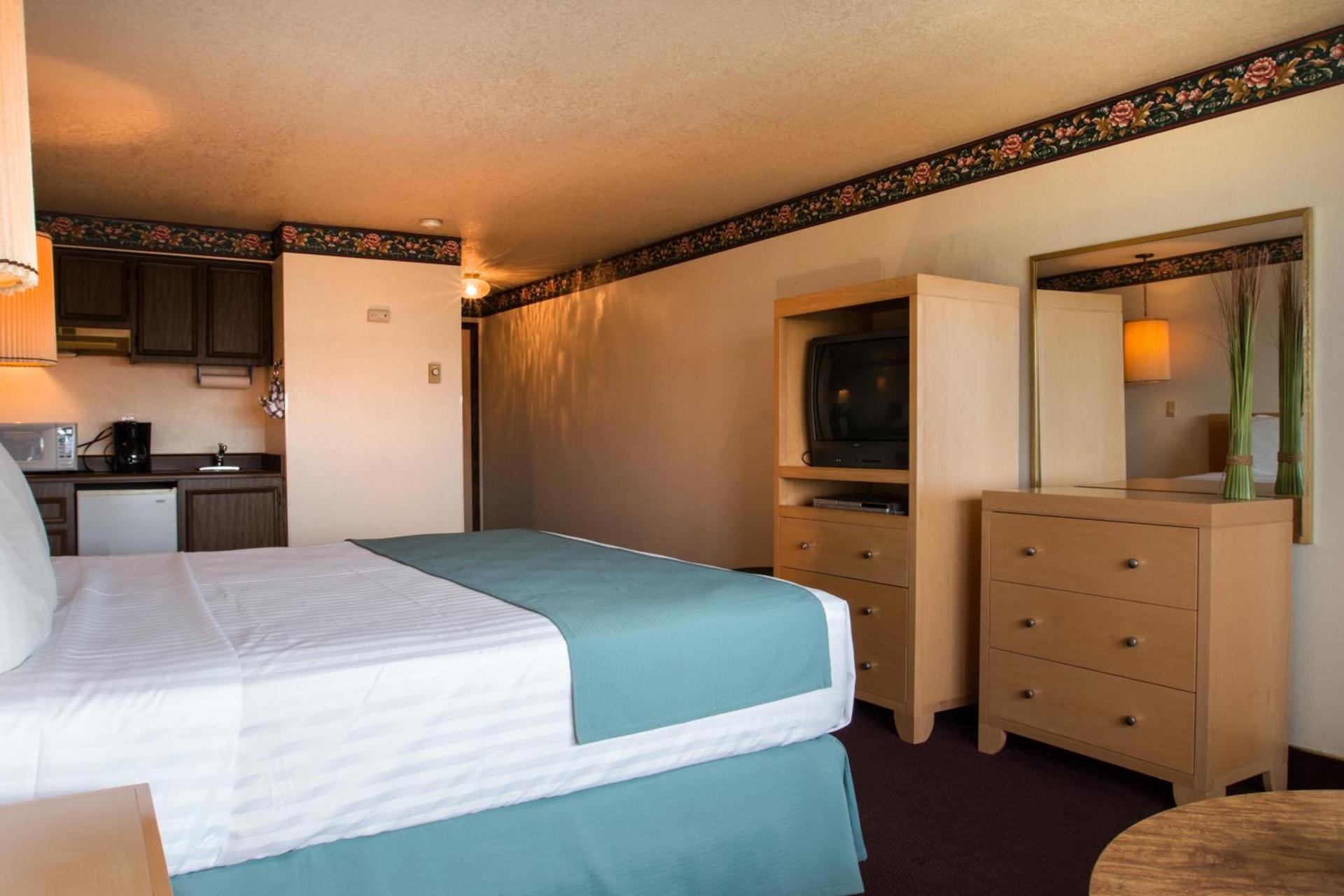 Hi Tide Oceanfront Inn photo 26