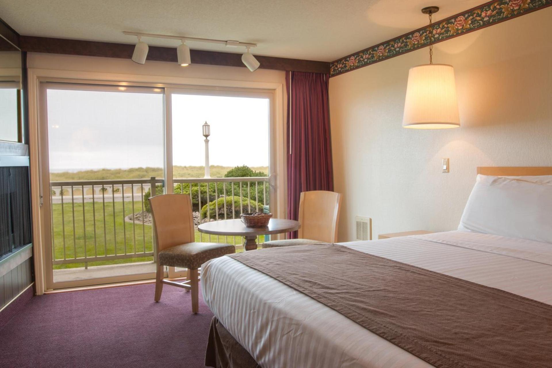 Hi Tide Oceanfront Inn photo 29