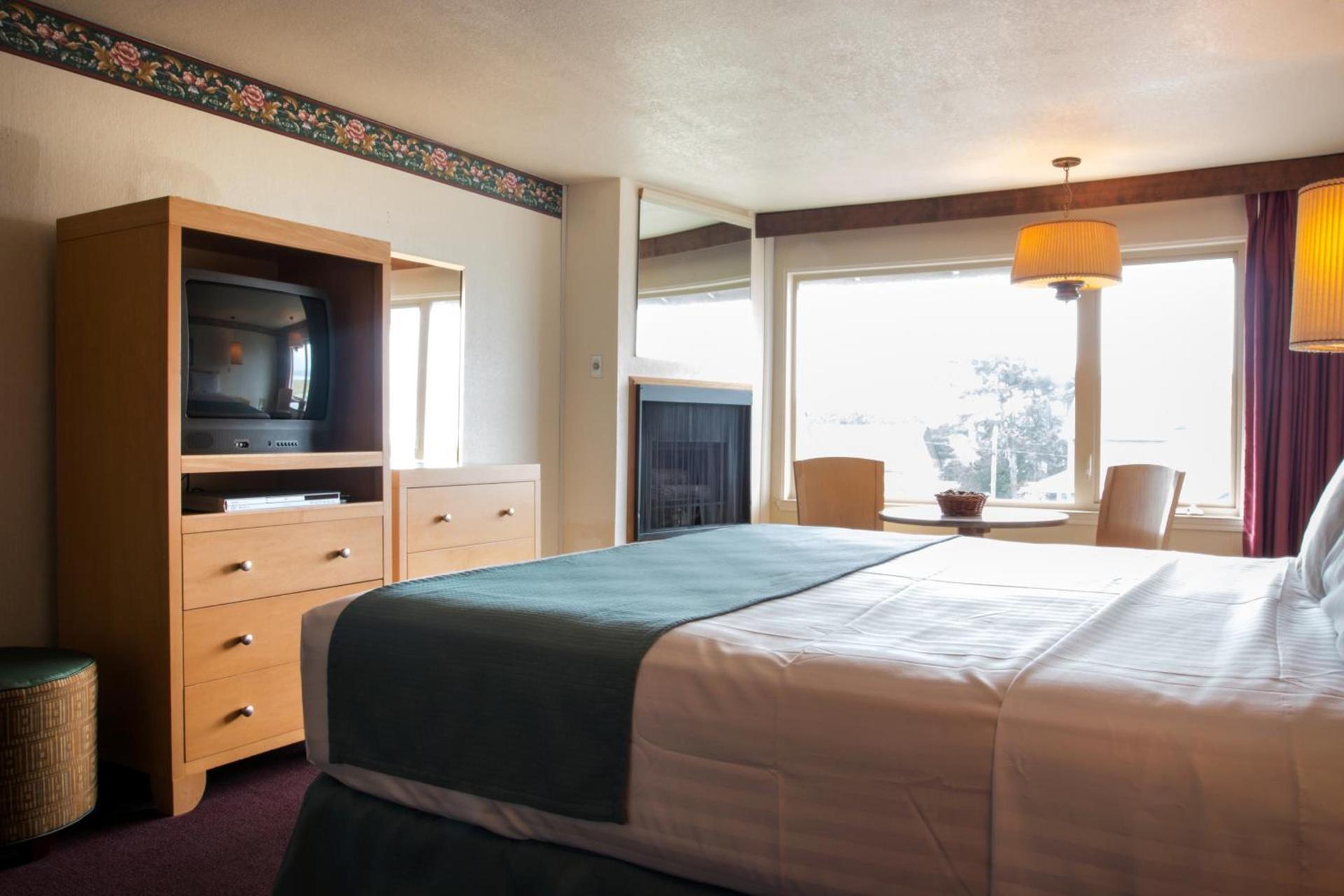 Hi Tide Oceanfront Inn photo 30