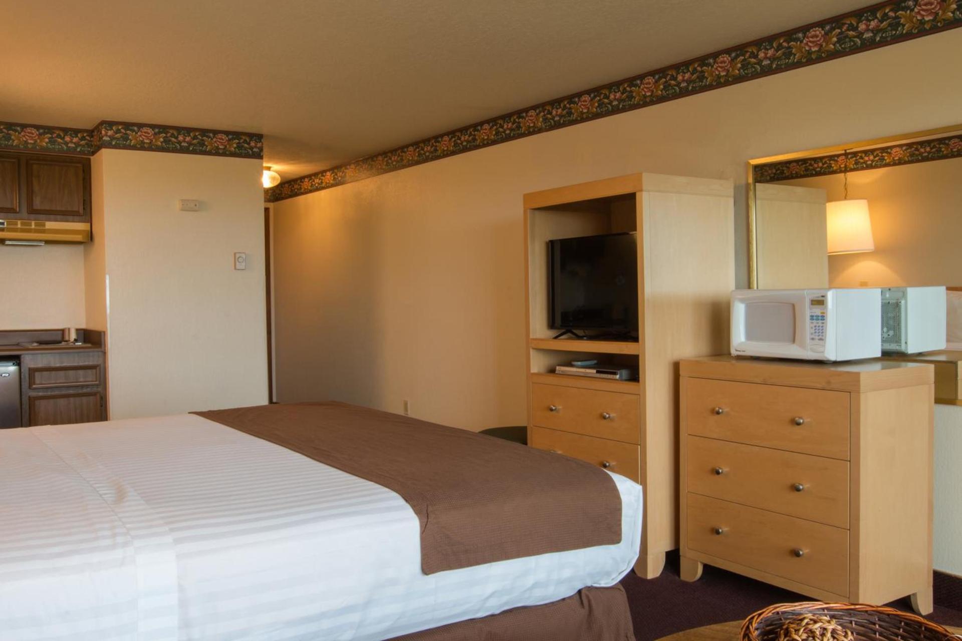Hi Tide Oceanfront Inn photo 31