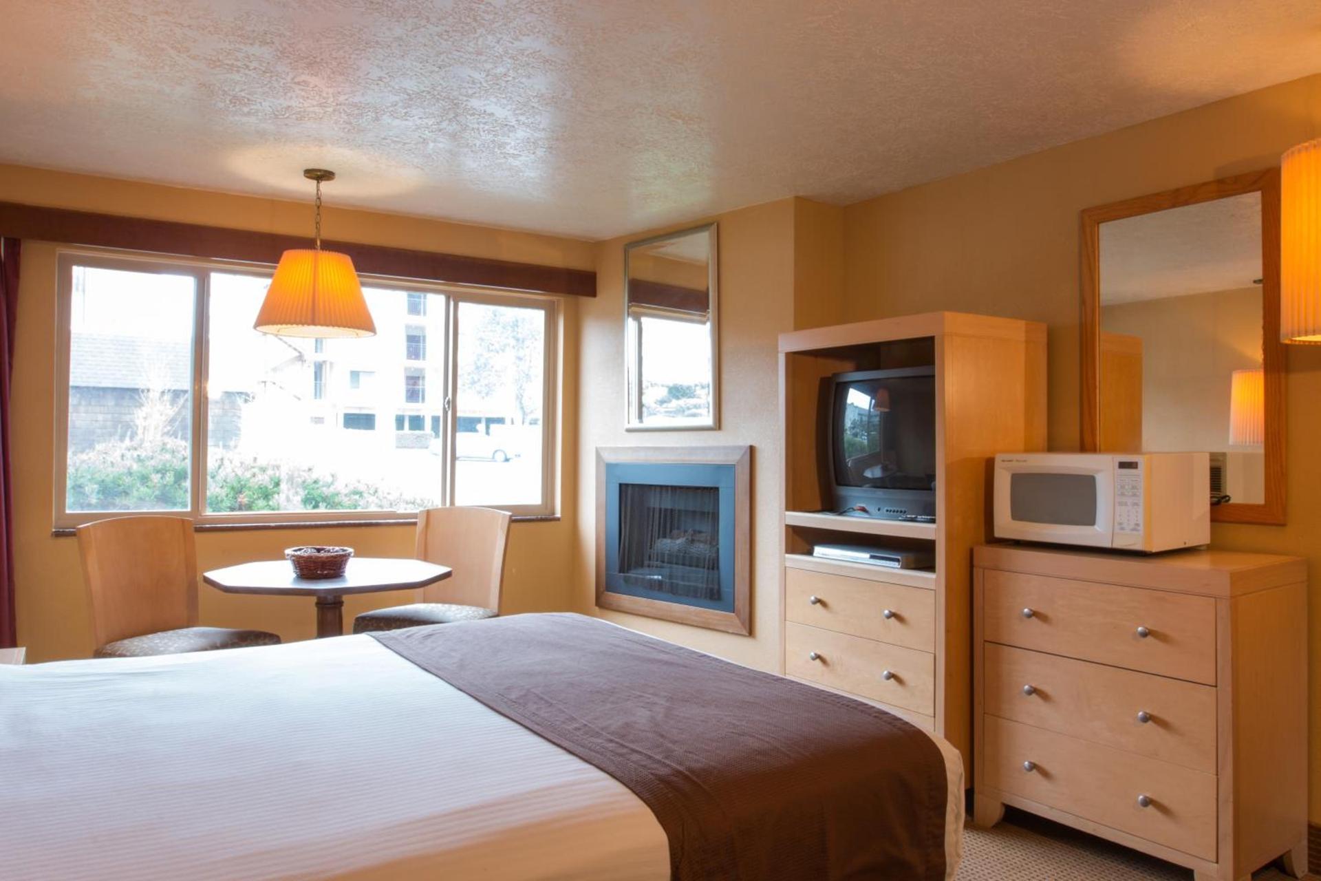 Hi Tide Oceanfront Inn photo 3