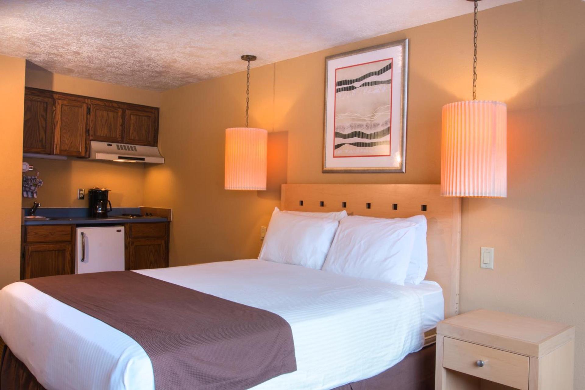 Hi Tide Oceanfront Inn photo 33