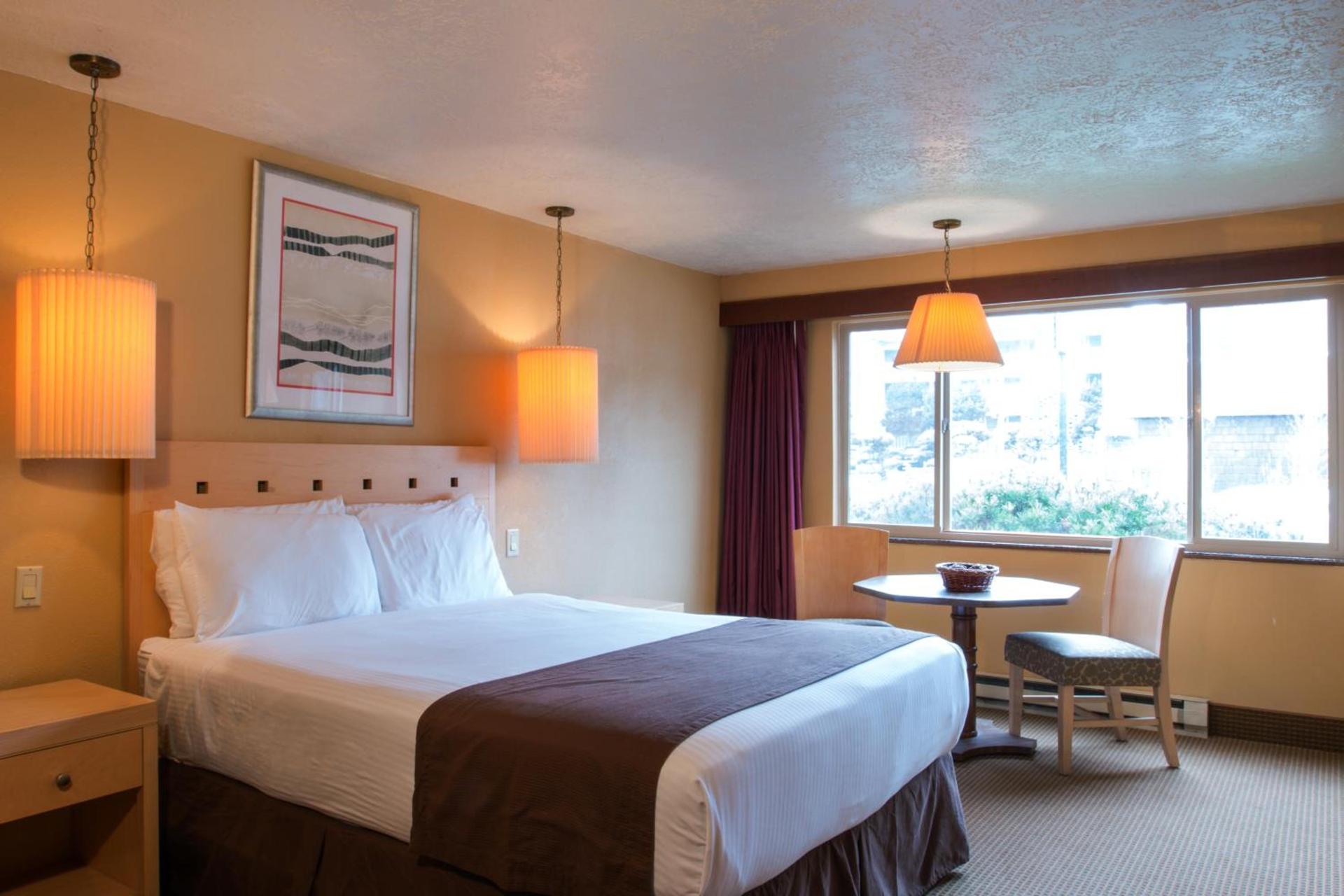 Hi Tide Oceanfront Inn photo 12