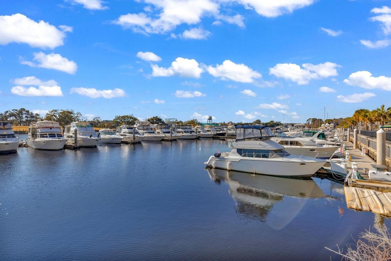 Barefoot Landing Resort photo 17