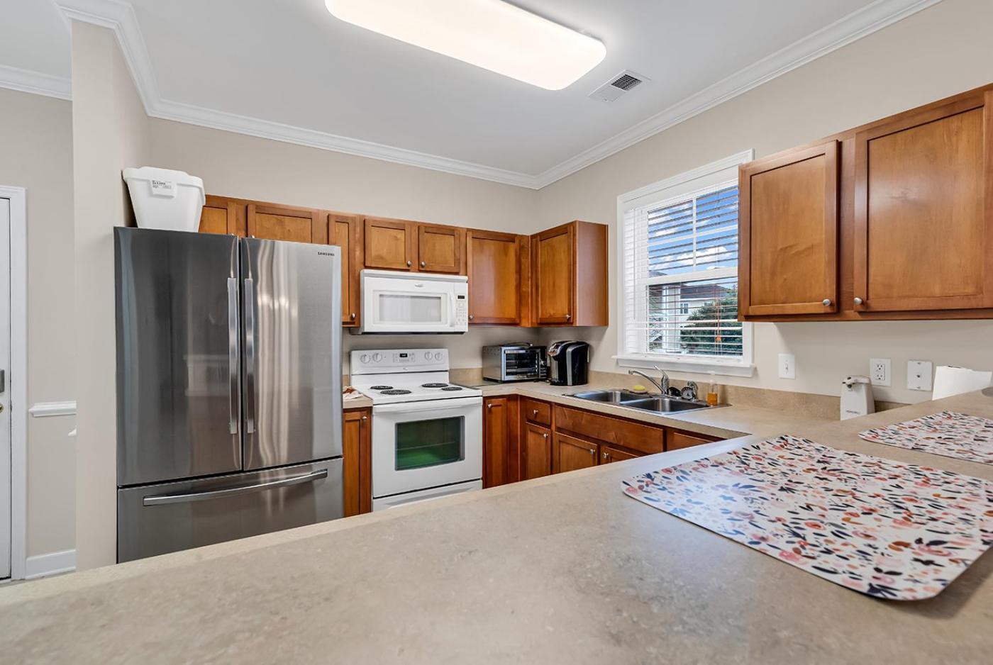 Barefoot Landing Resort photo 18