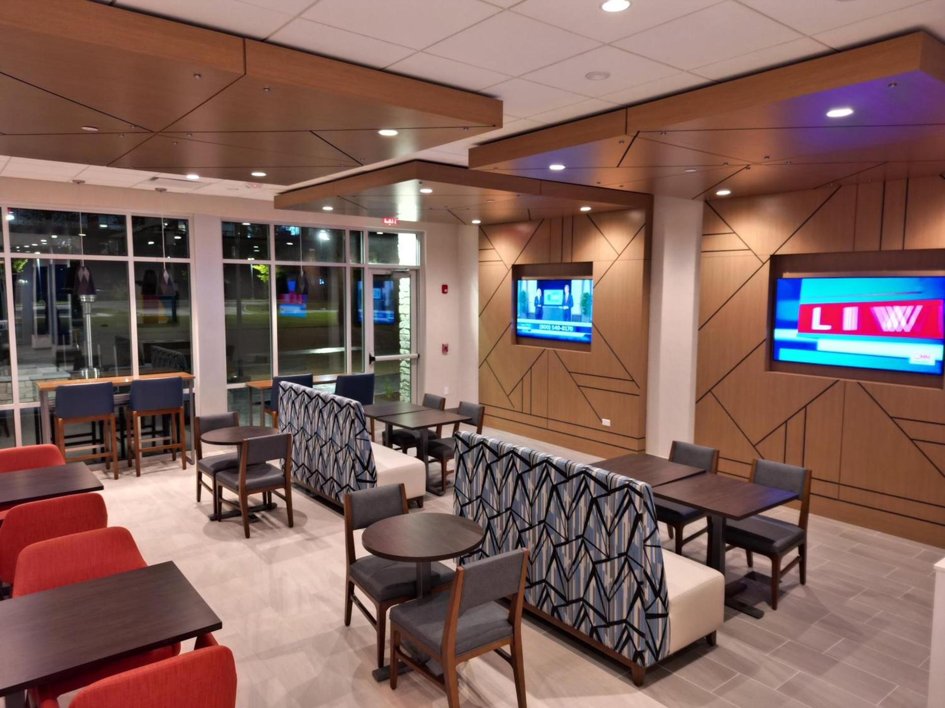 Holiday Inn Express & Suites Chicago Schaumburg, an IHG Hotel photo 17