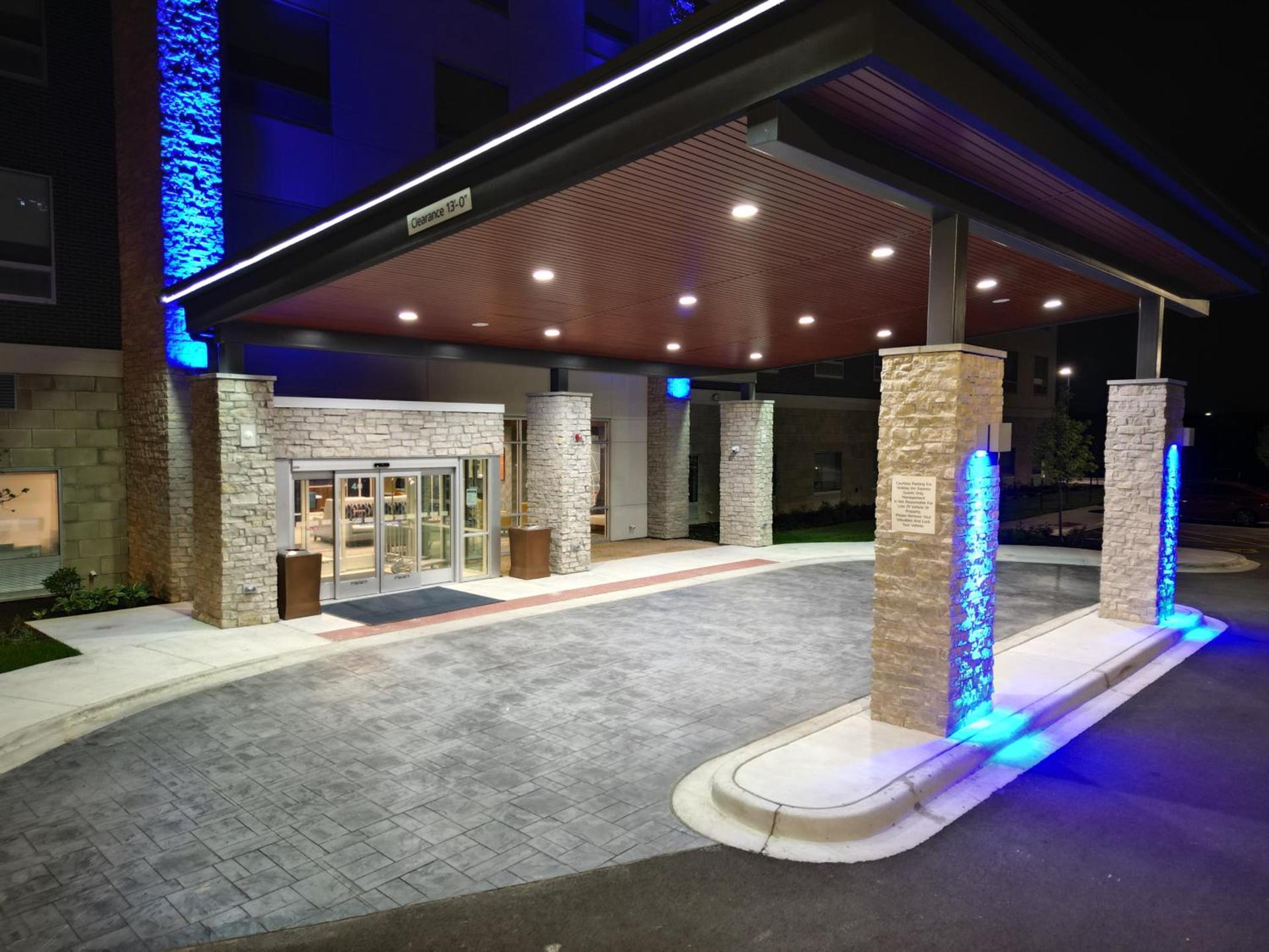 Holiday Inn Express & Suites Chicago Schaumburg, an IHG Hotel photo 12