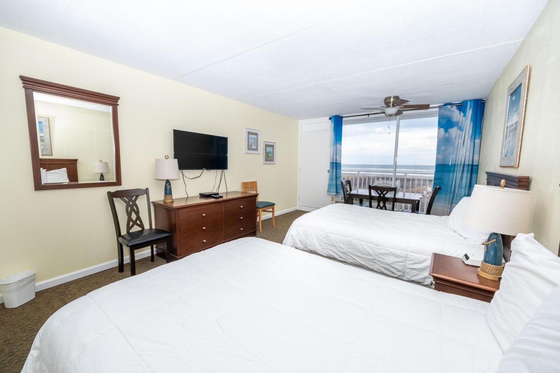 Nassau Inn Beachfront photo 17