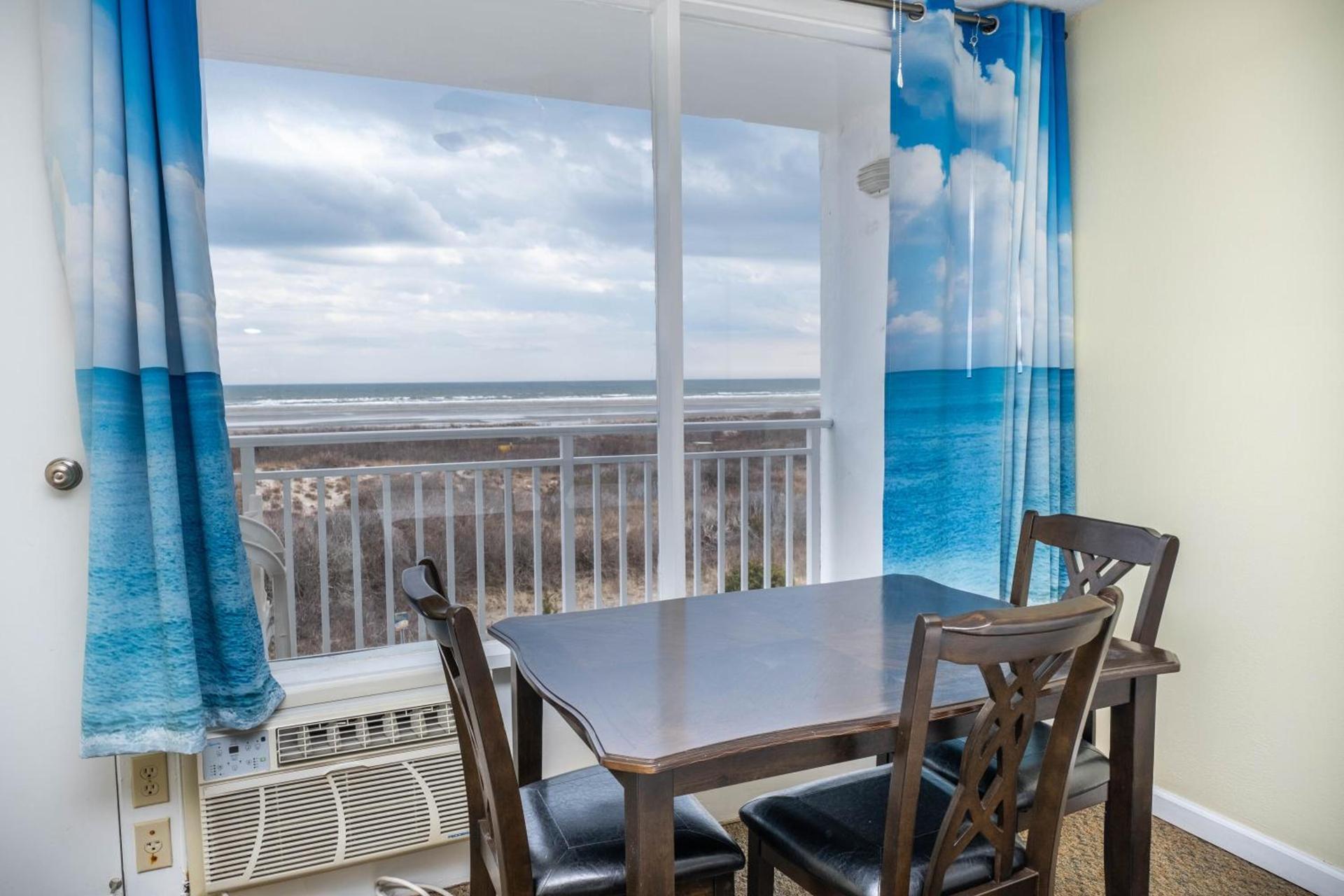 Nassau Inn Beachfront photo 16
