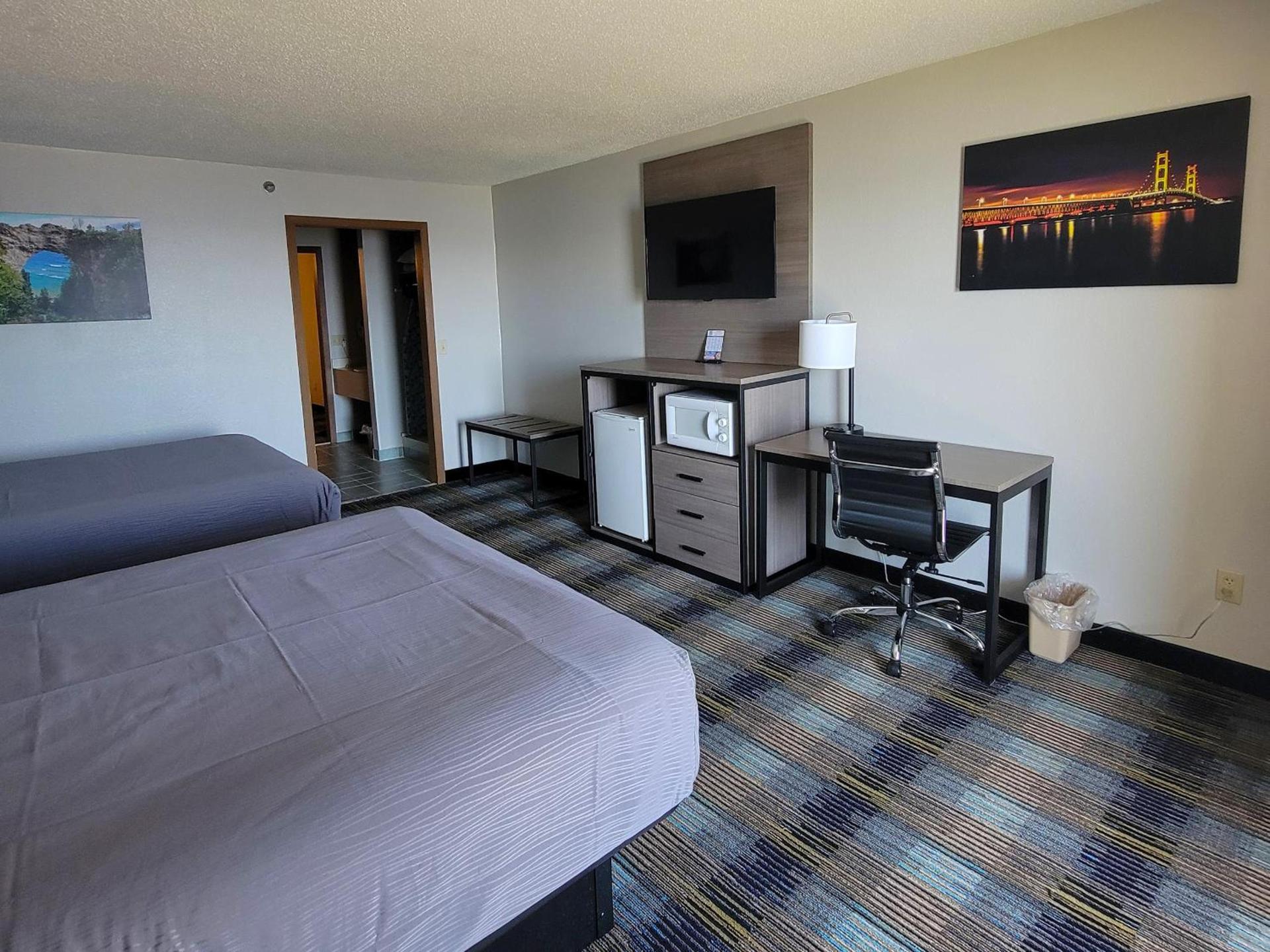 AmericInn by Wyndham Saint Ignace Lakefront photo 42