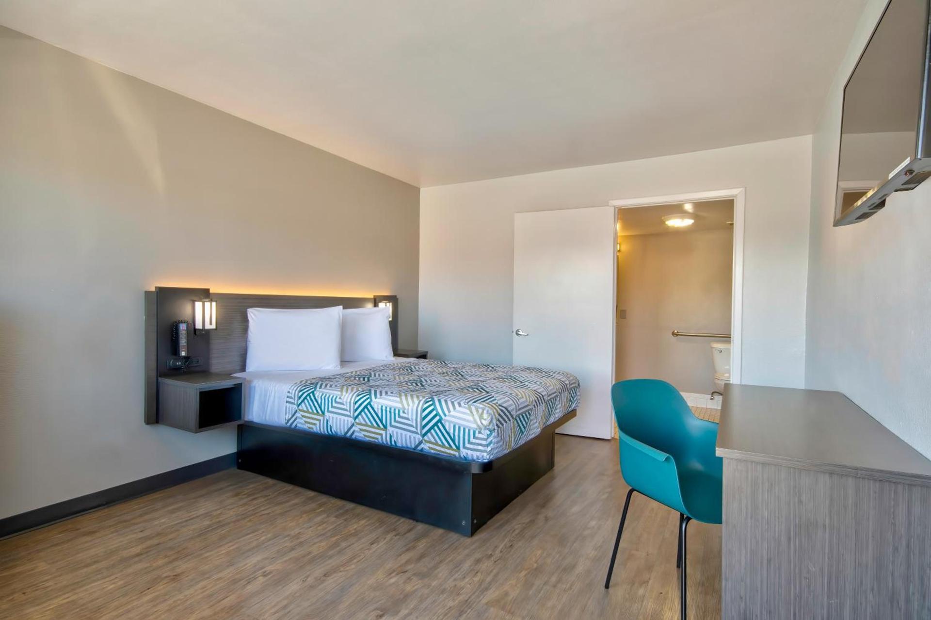 Motel 6-Albuquerque, NM - Carlisle photo 30
