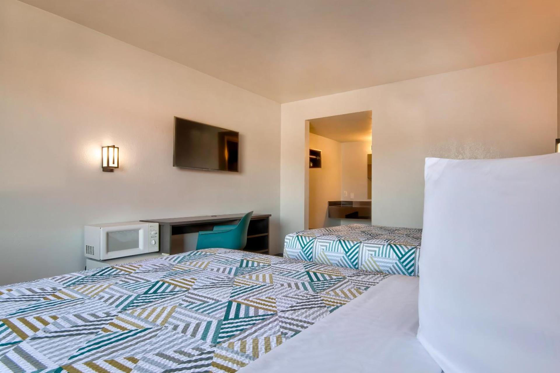 Motel 6-Albuquerque, NM - Carlisle photo 29