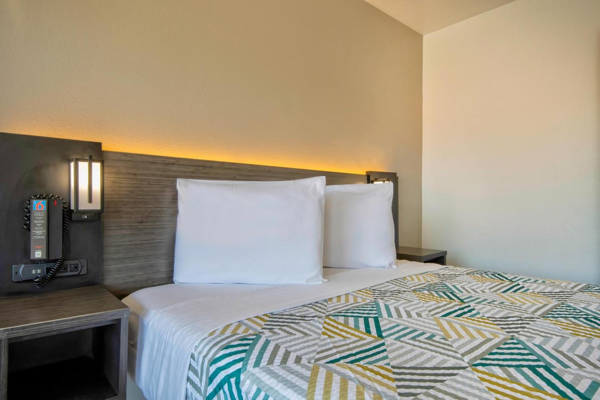 Motel 6-Albuquerque, NM - Carlisle photo 32