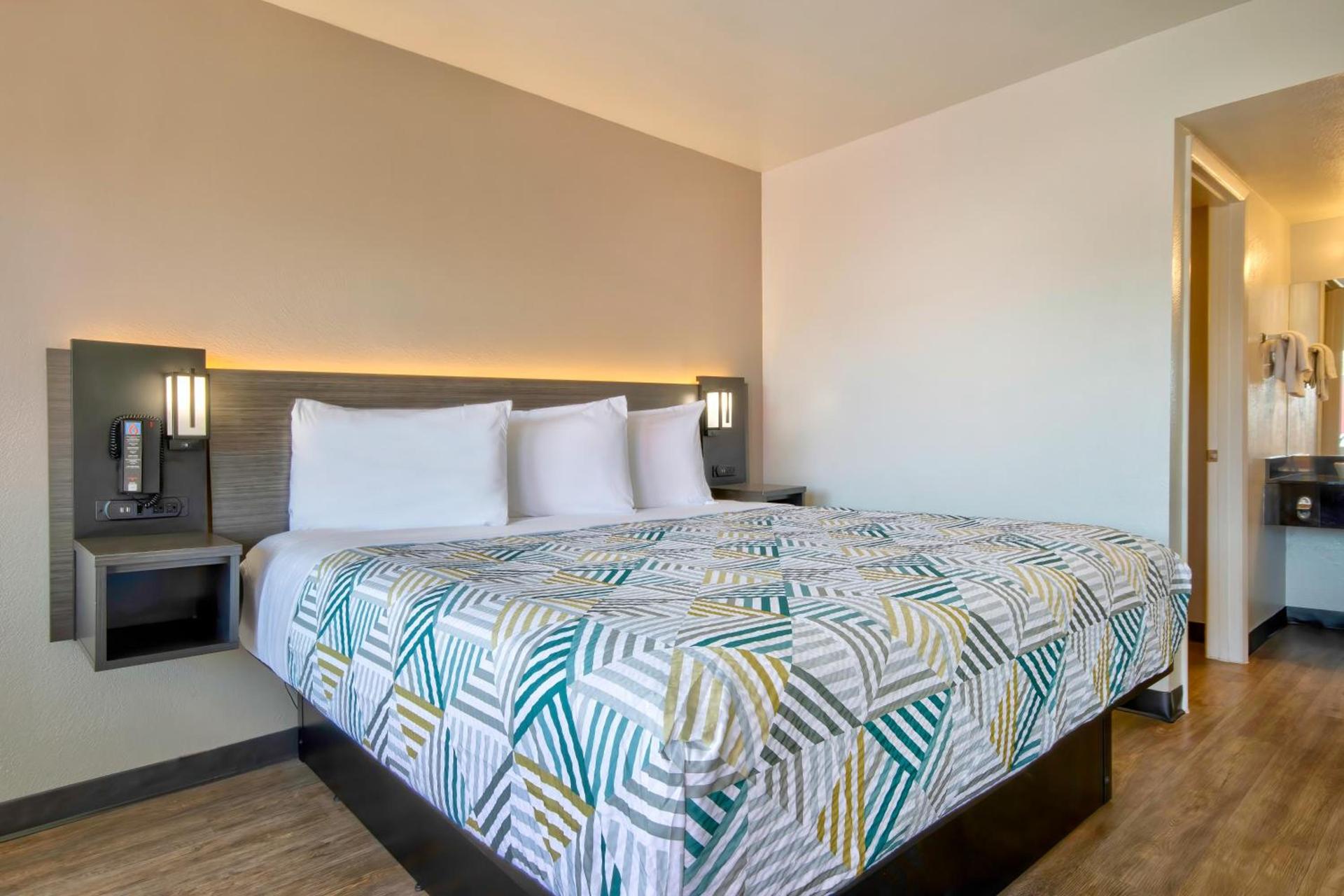 Motel 6-Albuquerque, NM - Carlisle photo 38