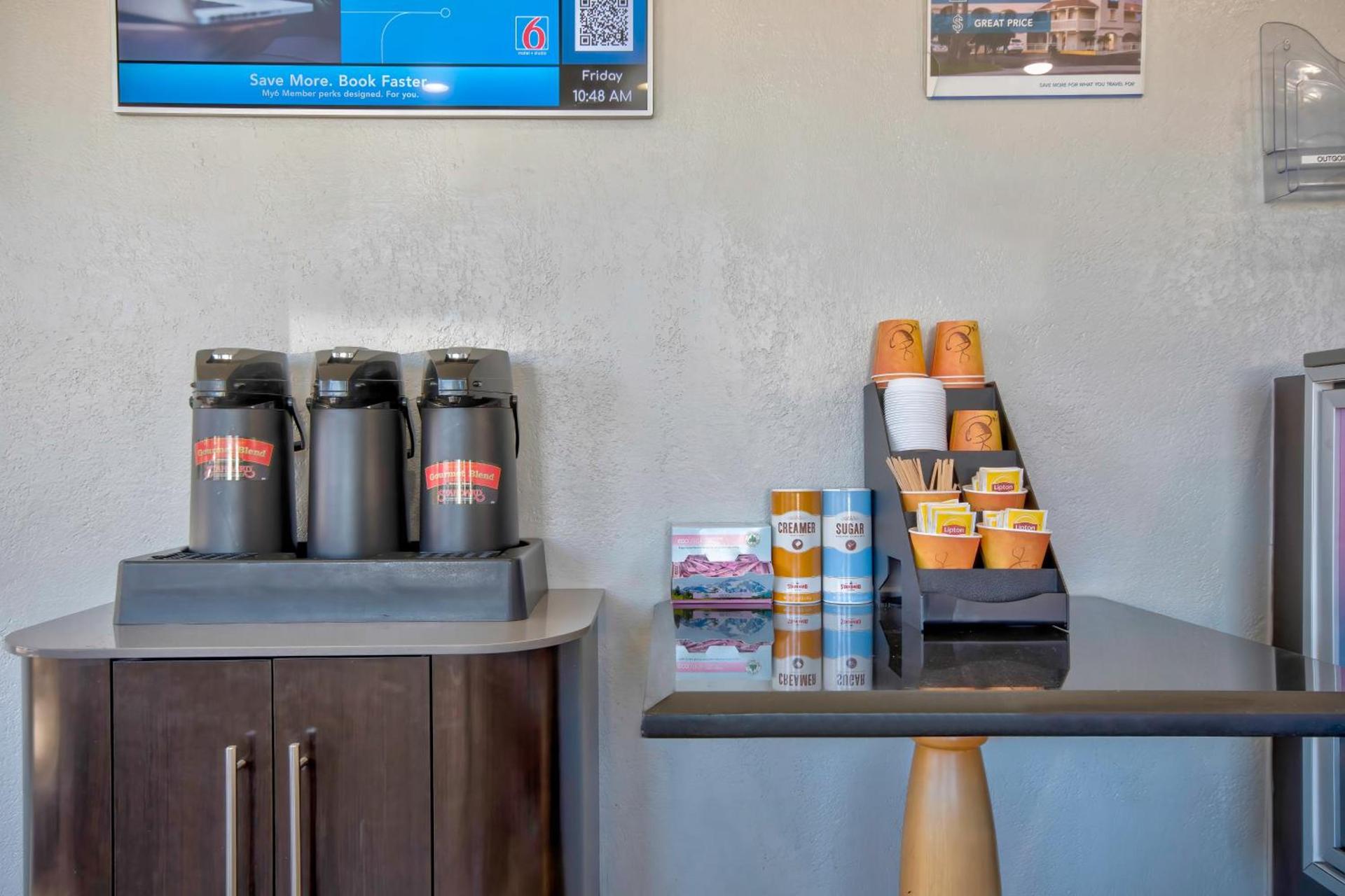 Motel 6-Albuquerque, NM - Carlisle photo 46