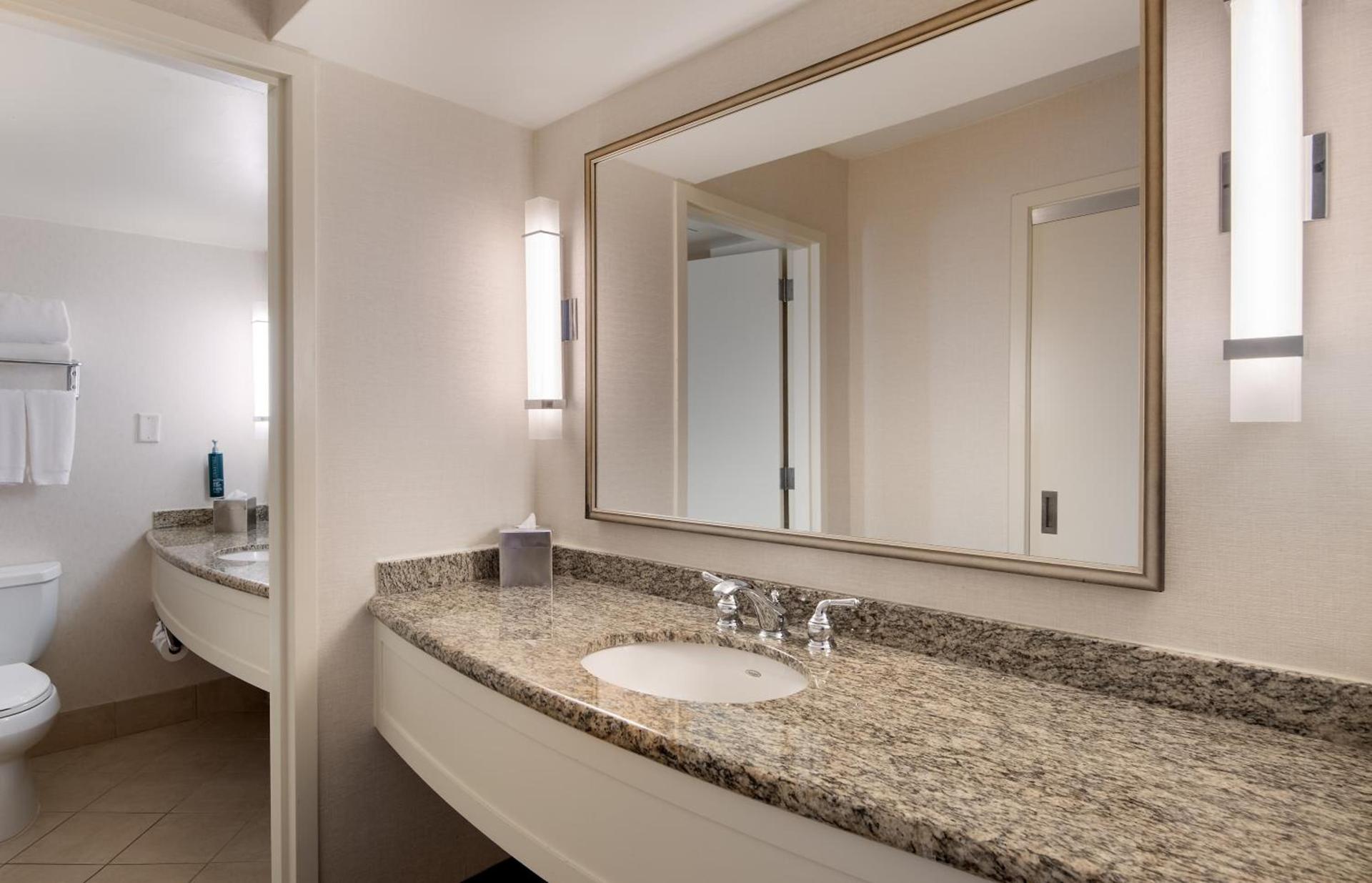 DoubleTree by Hilton Washington DC – Crystal City photo 76