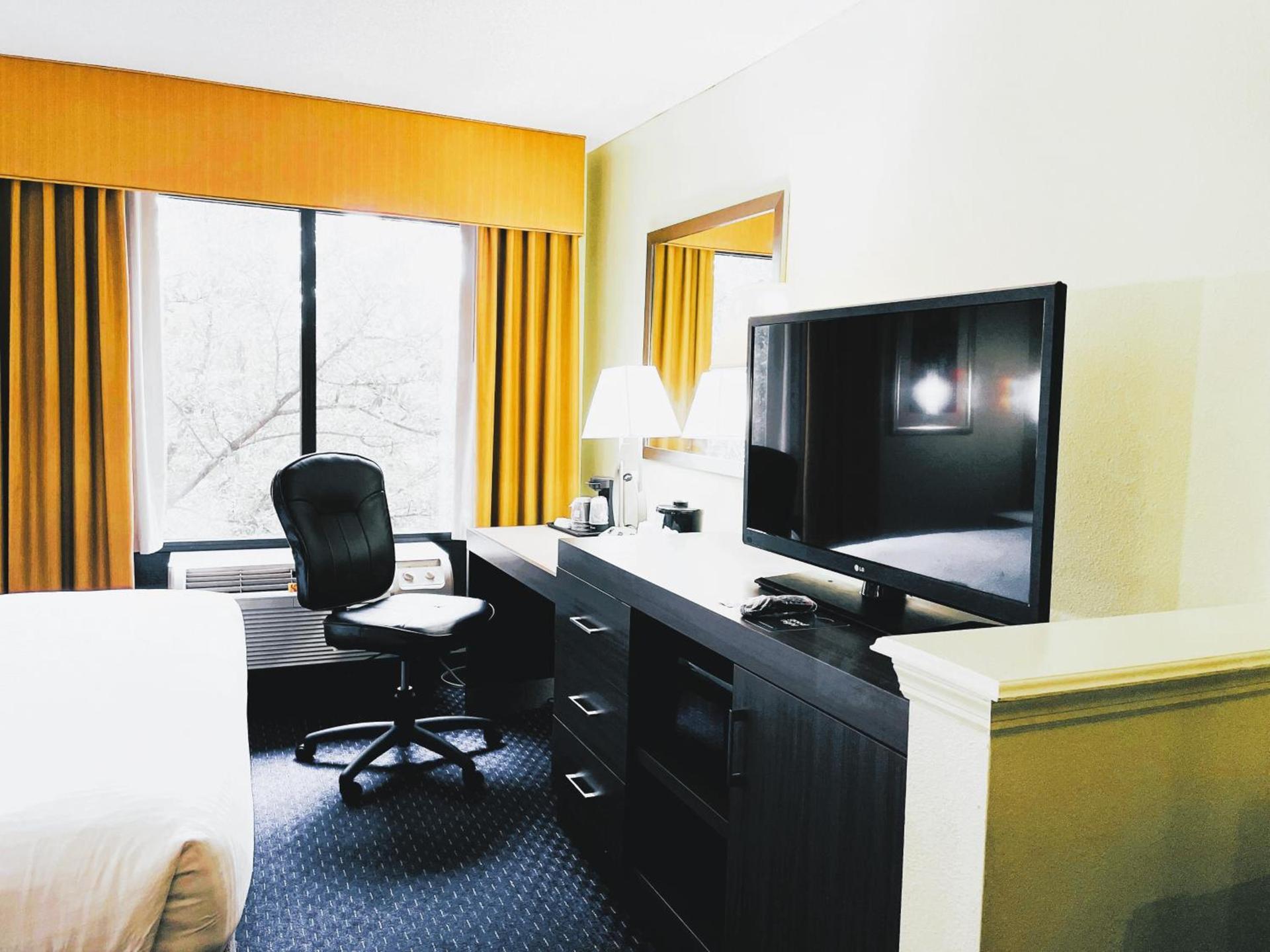 Park Inn by Radisson Albany photo 2