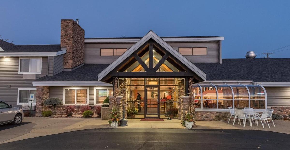 River District Hotel — hotel in Prairie du Chien