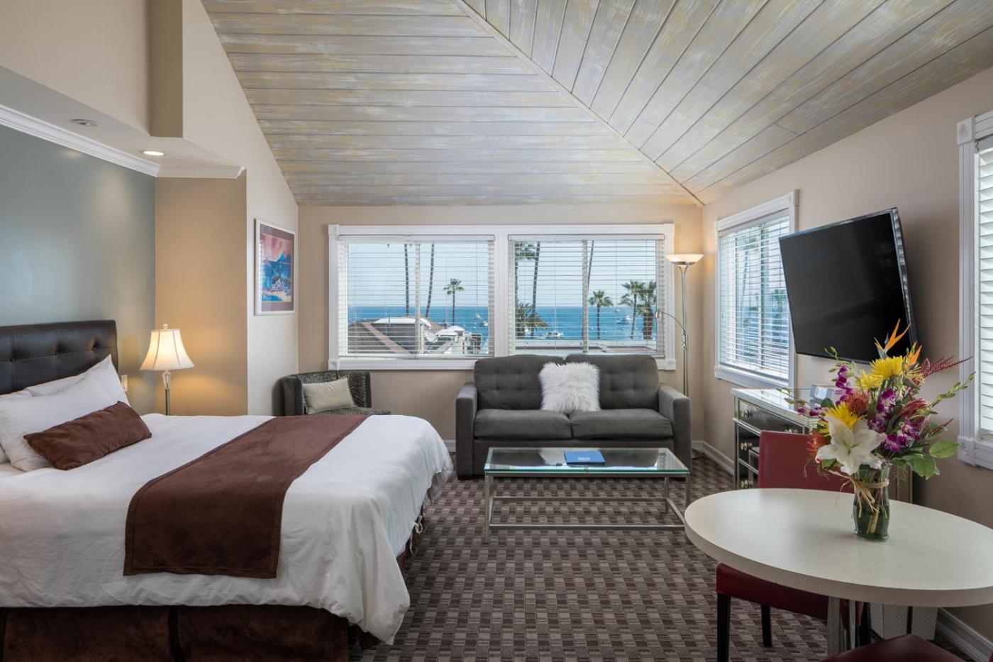 Glenmore Plaza Hotel photo 20