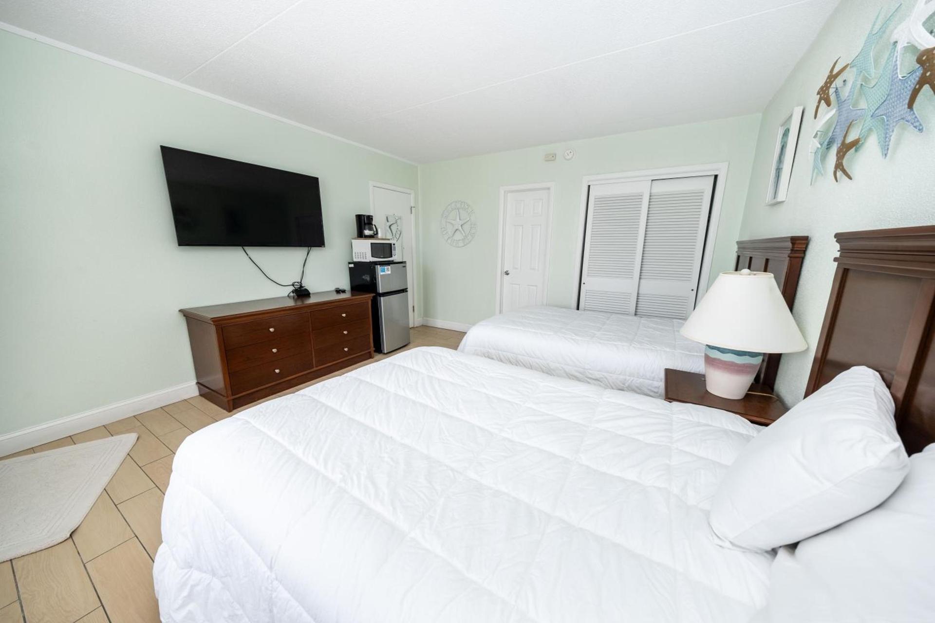 Nassau Inn Beachfront photo 19