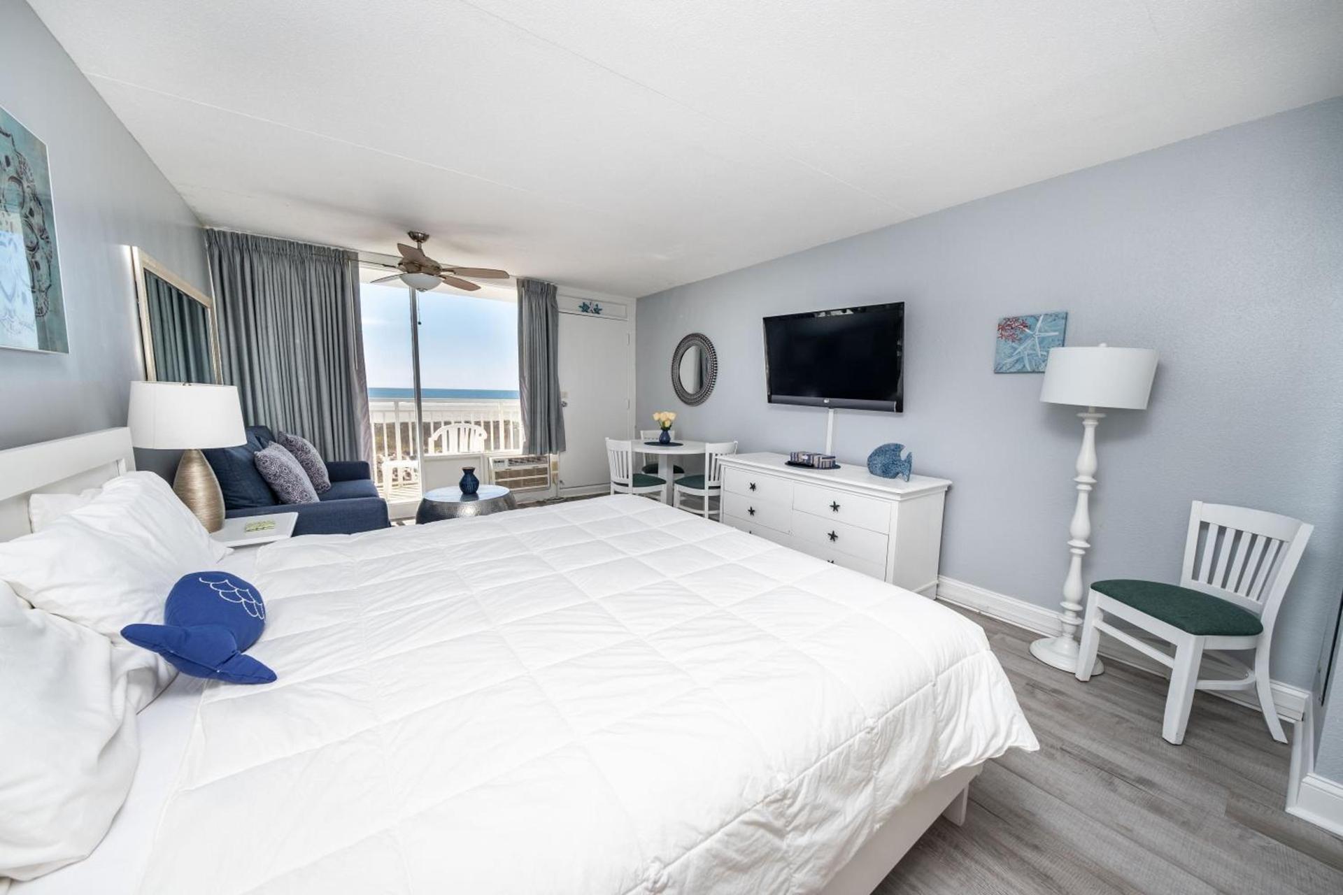 Nassau Inn Beachfront photo 21