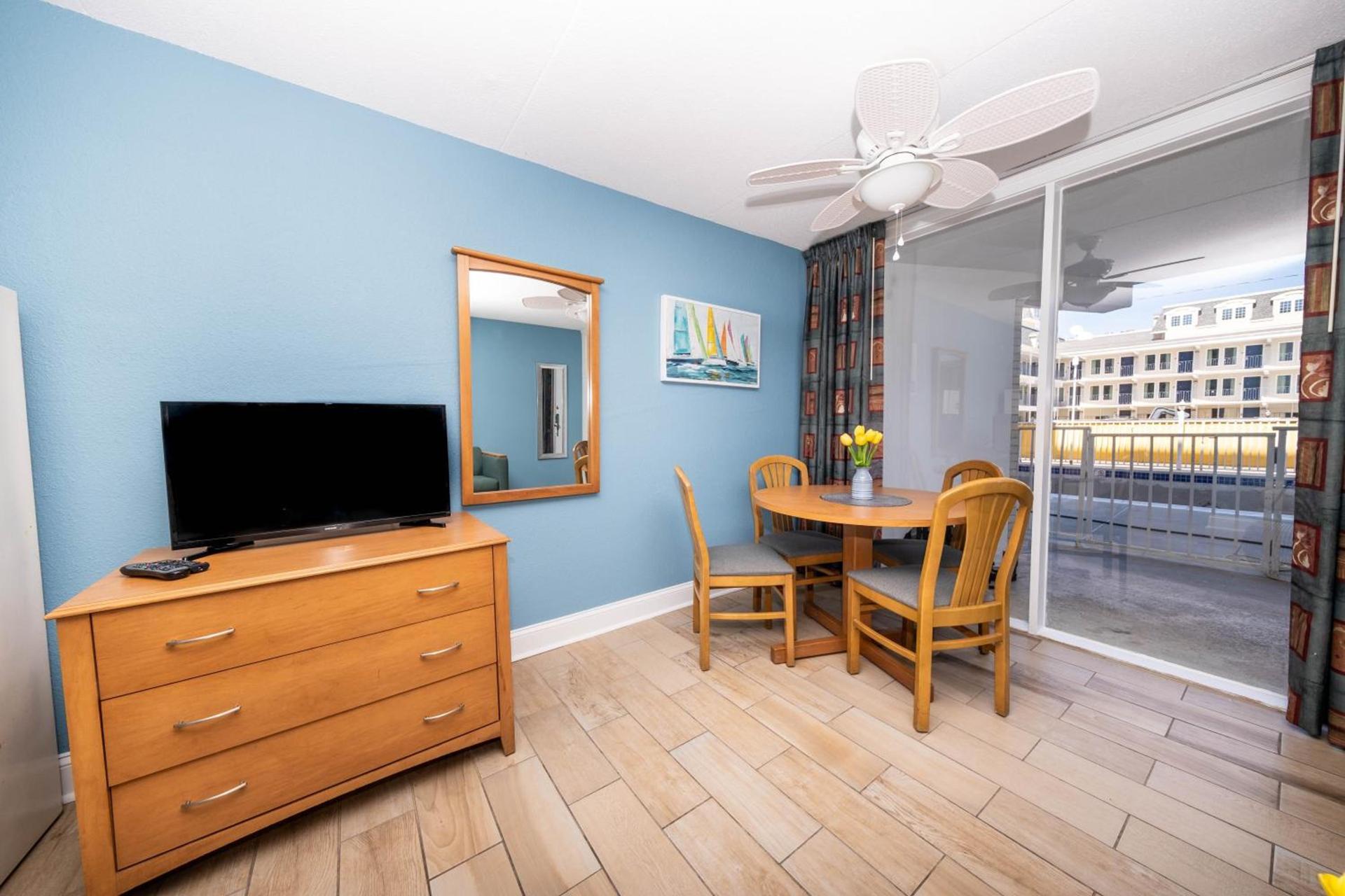 Nassau Inn Beachfront photo 20
