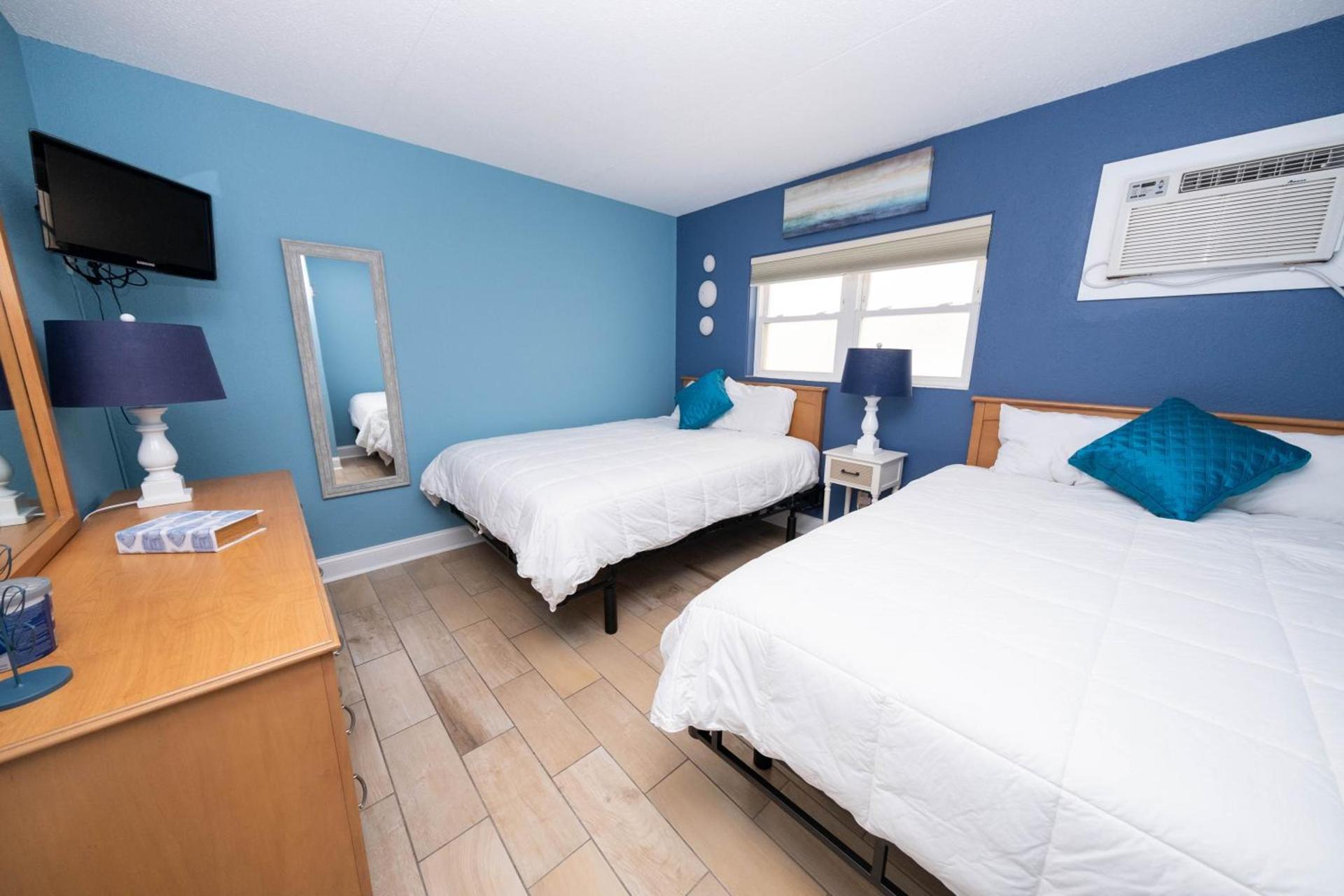 Nassau Inn Beachfront photo 40