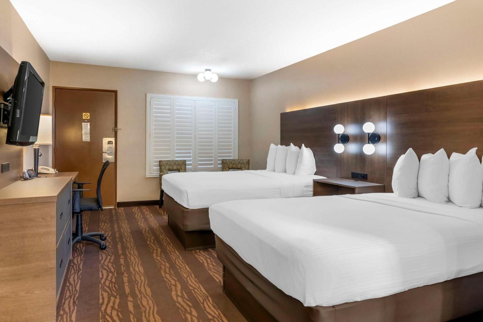 Best Western Plus Stovall's Inn photo 17