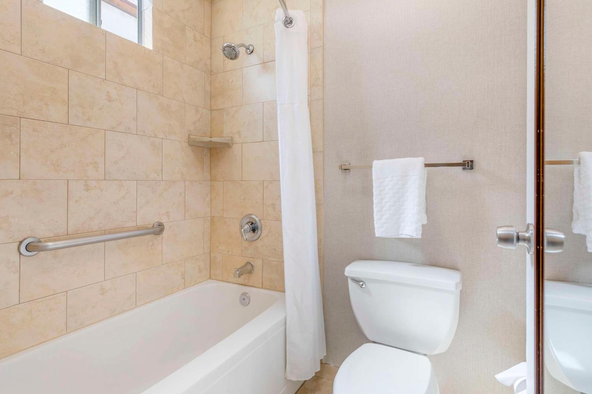 Best Western Plus Stovall's Inn photo 22