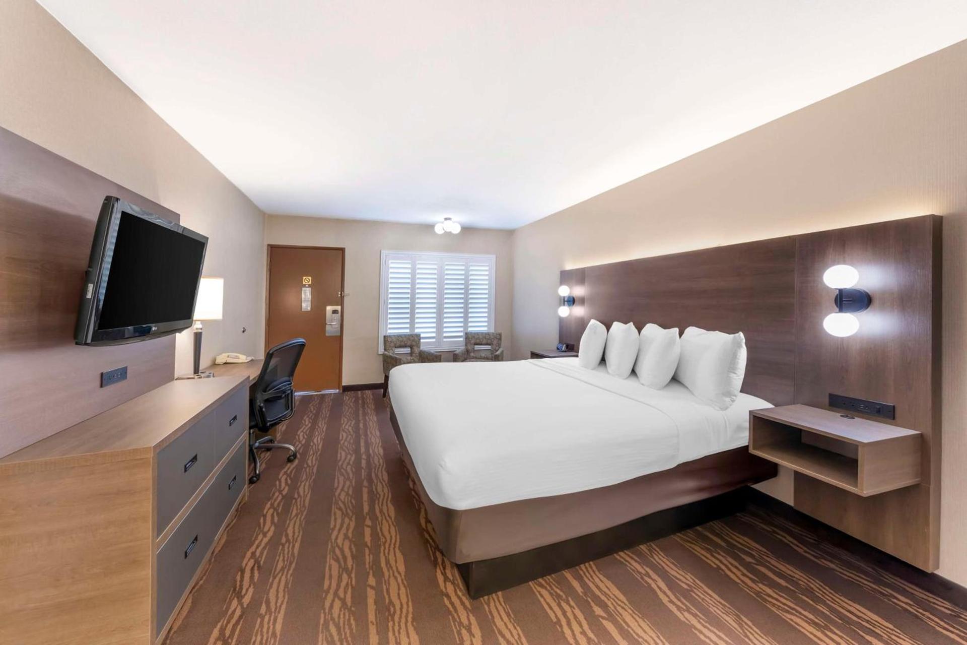 Best Western Plus Stovall's Inn photo 23