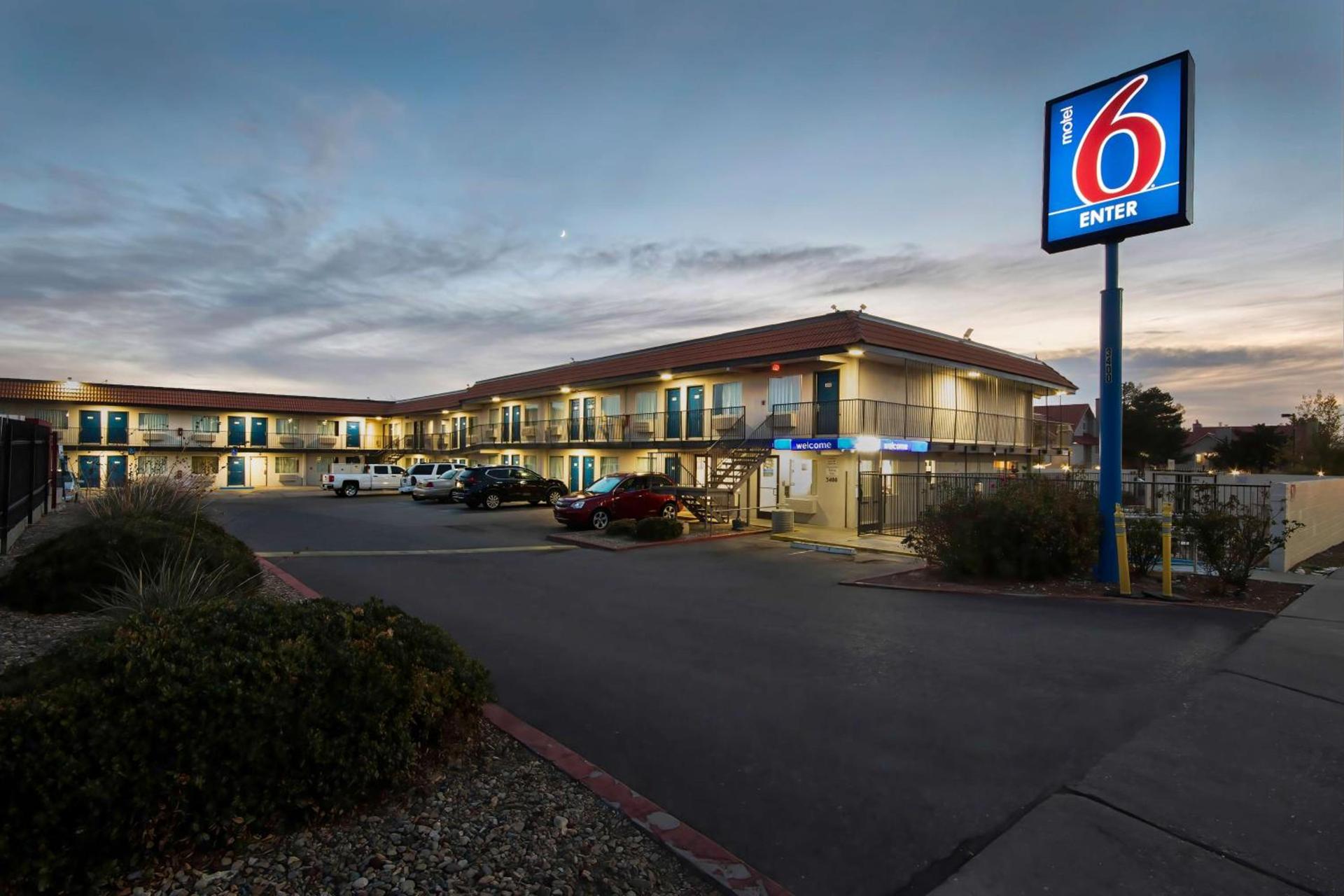 Motel 6-Albuquerque, NM - Carlisle photo 3