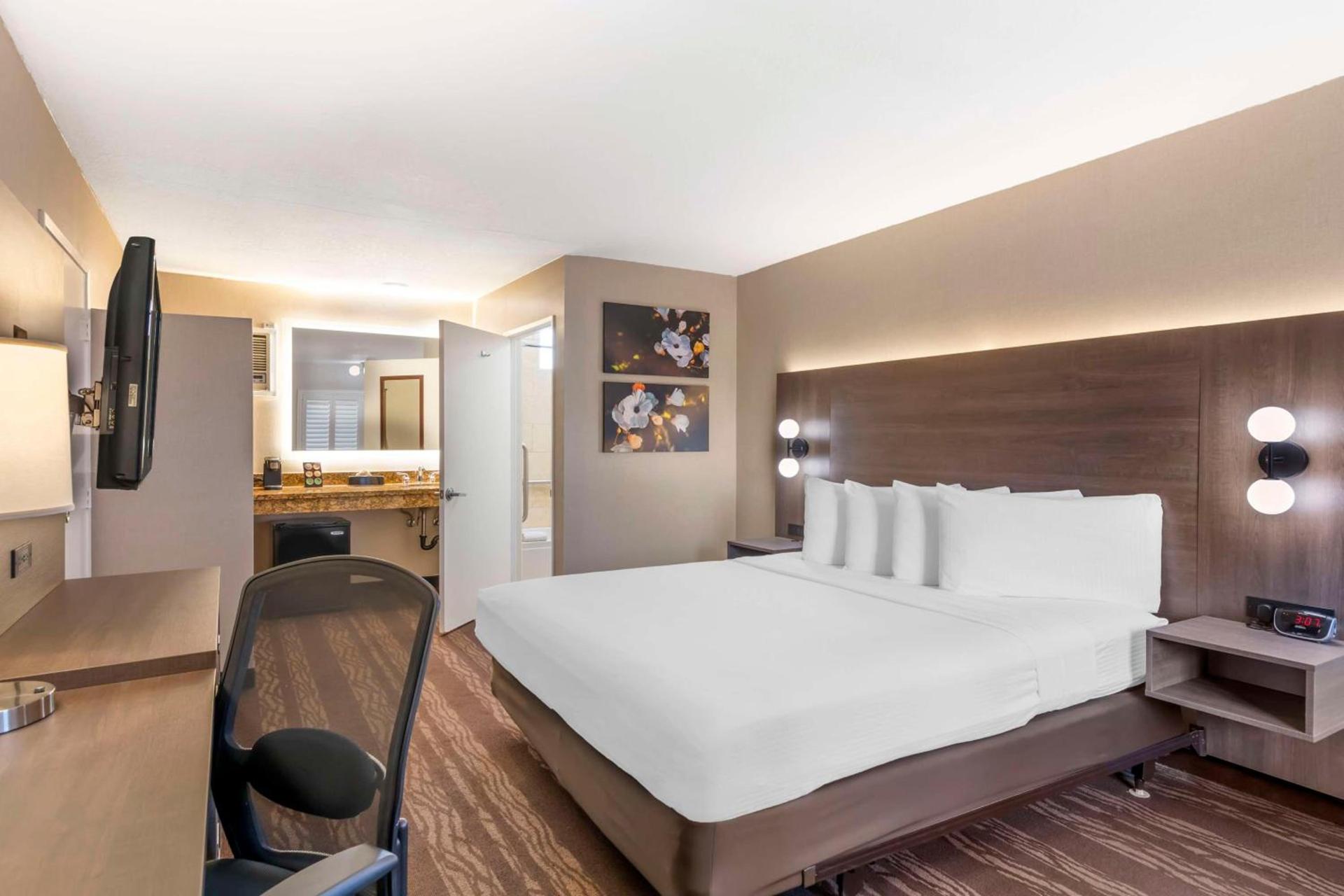 Best Western Plus Stovall's Inn photo 26