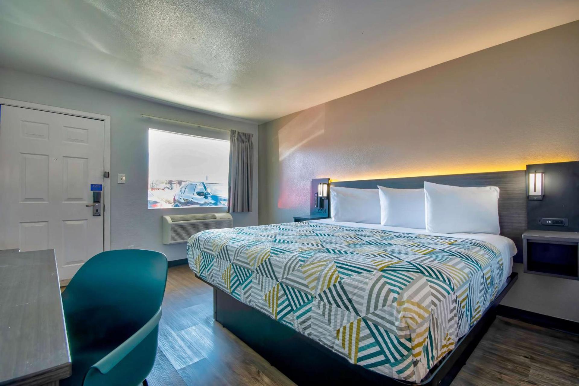 Motel 6-Albuquerque, NM - Carlisle photo 13