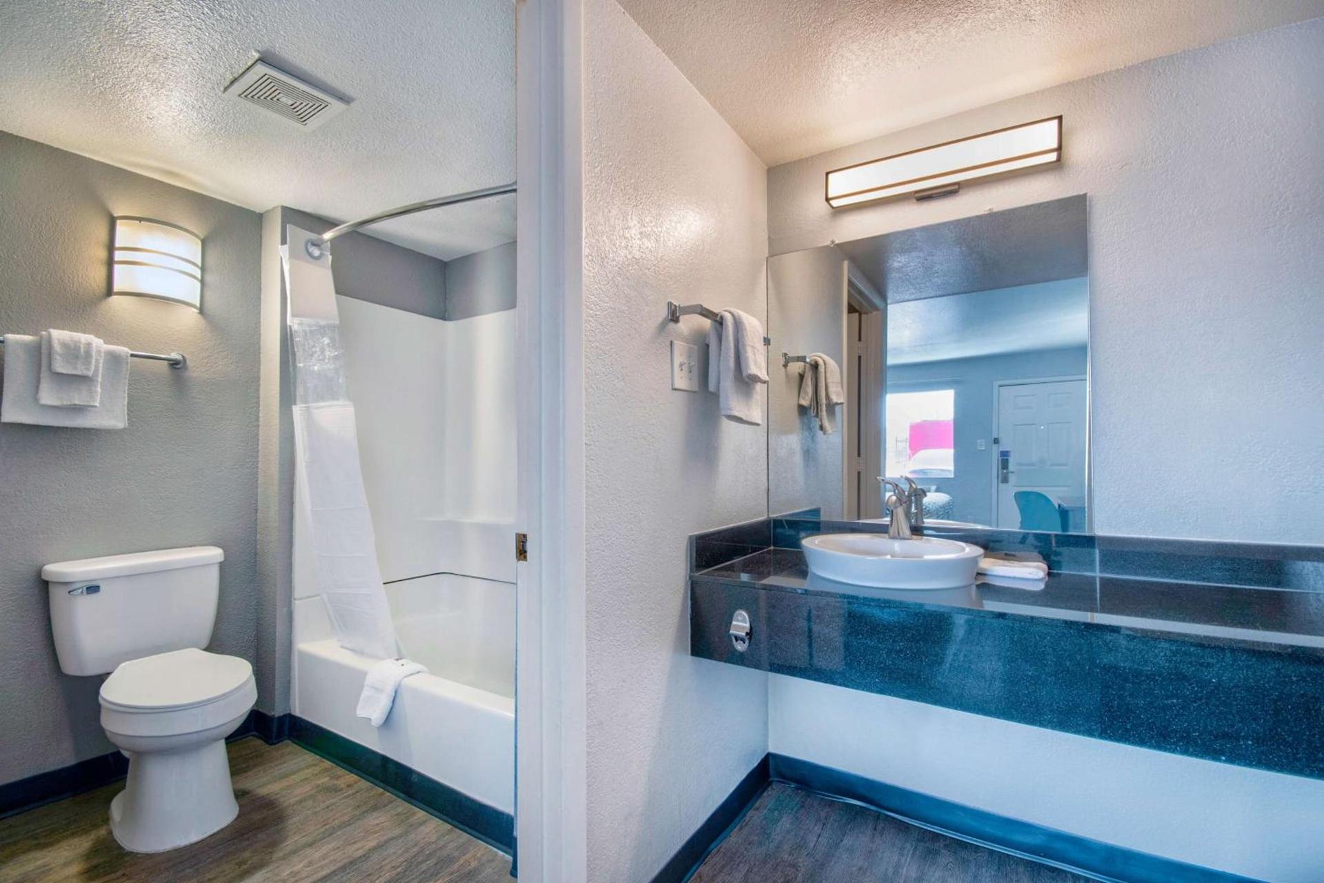 Motel 6-Albuquerque, NM - Carlisle photo 15