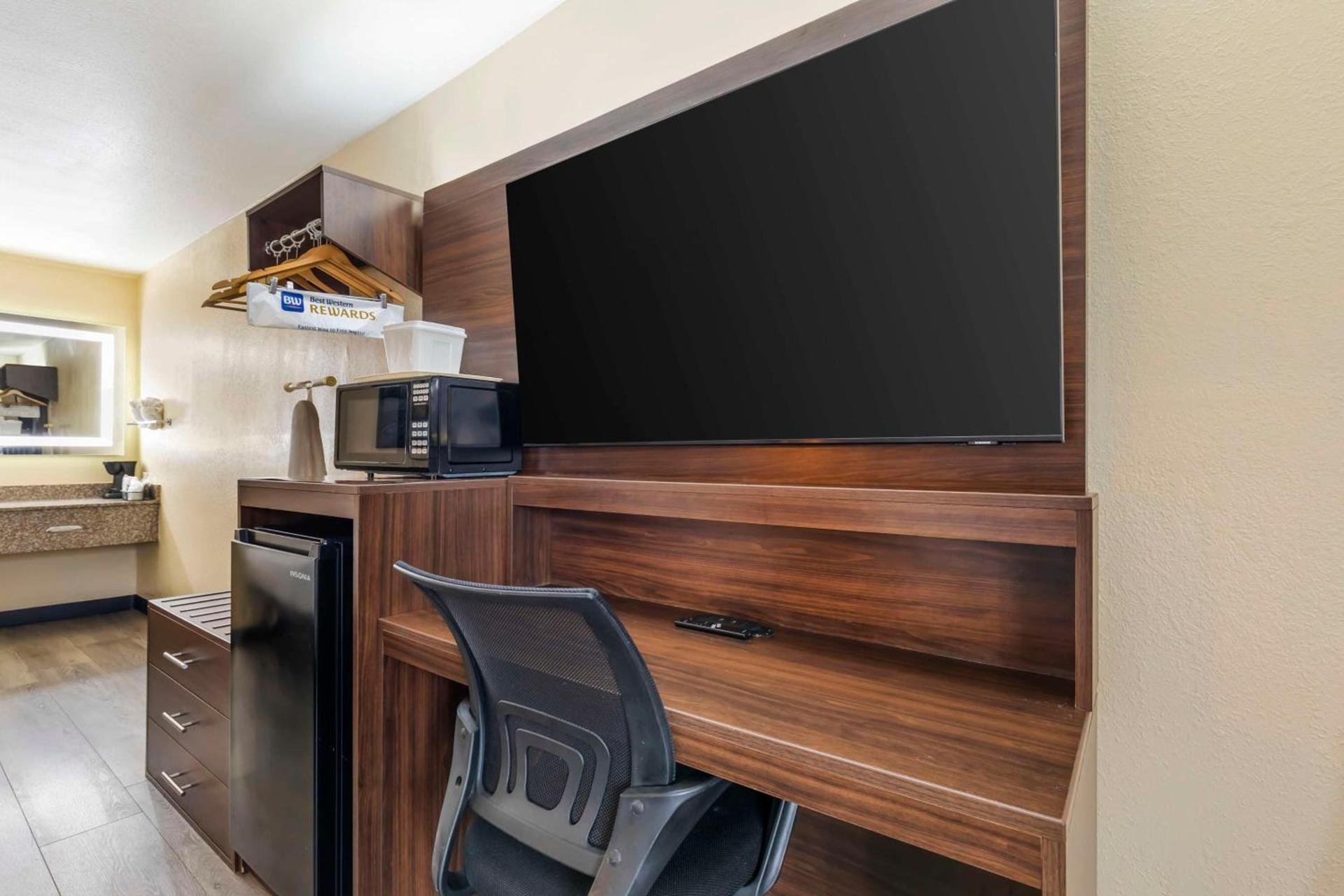 Best Western Salisbury Plaza photo 9