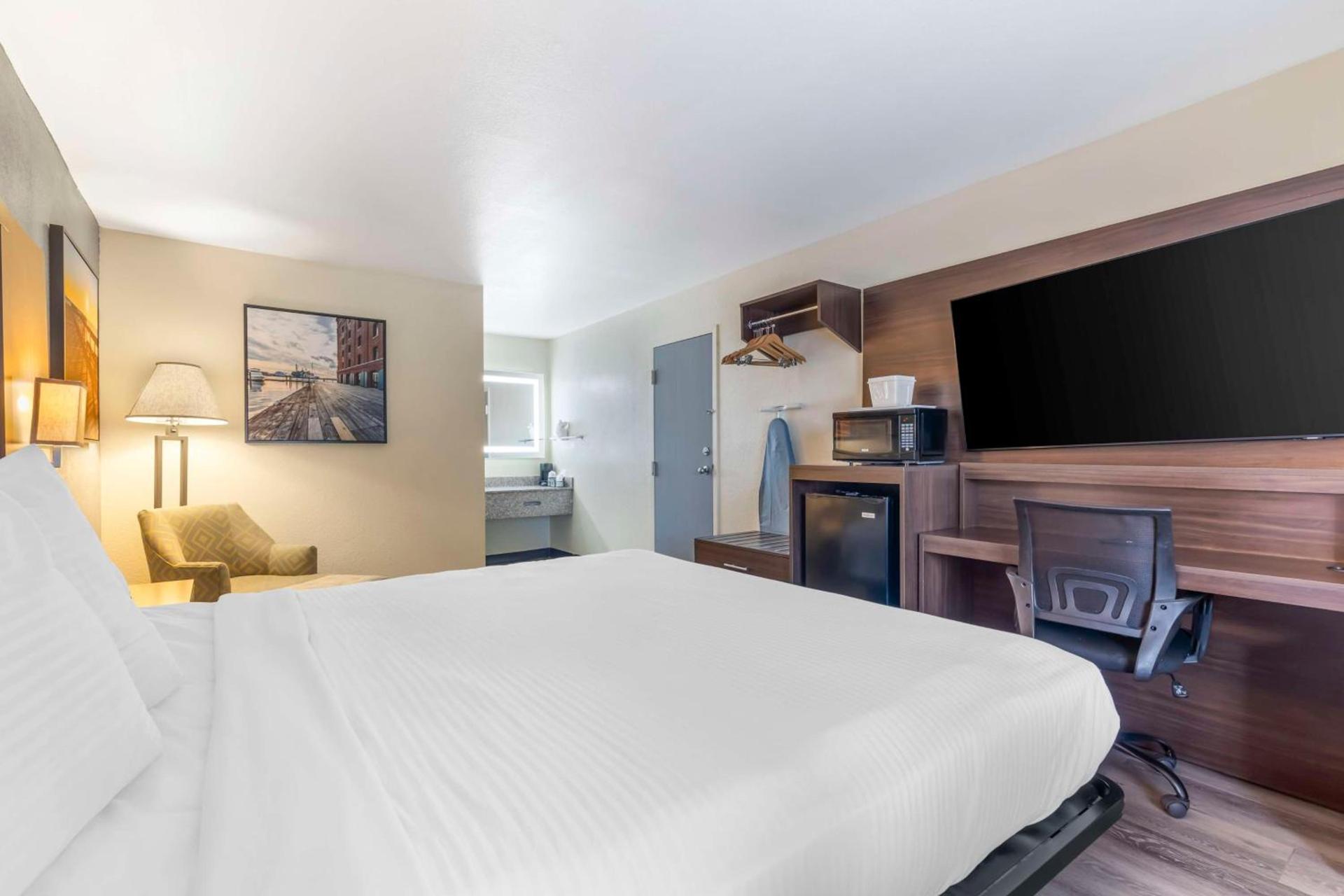 Best Western Salisbury Plaza photo 13