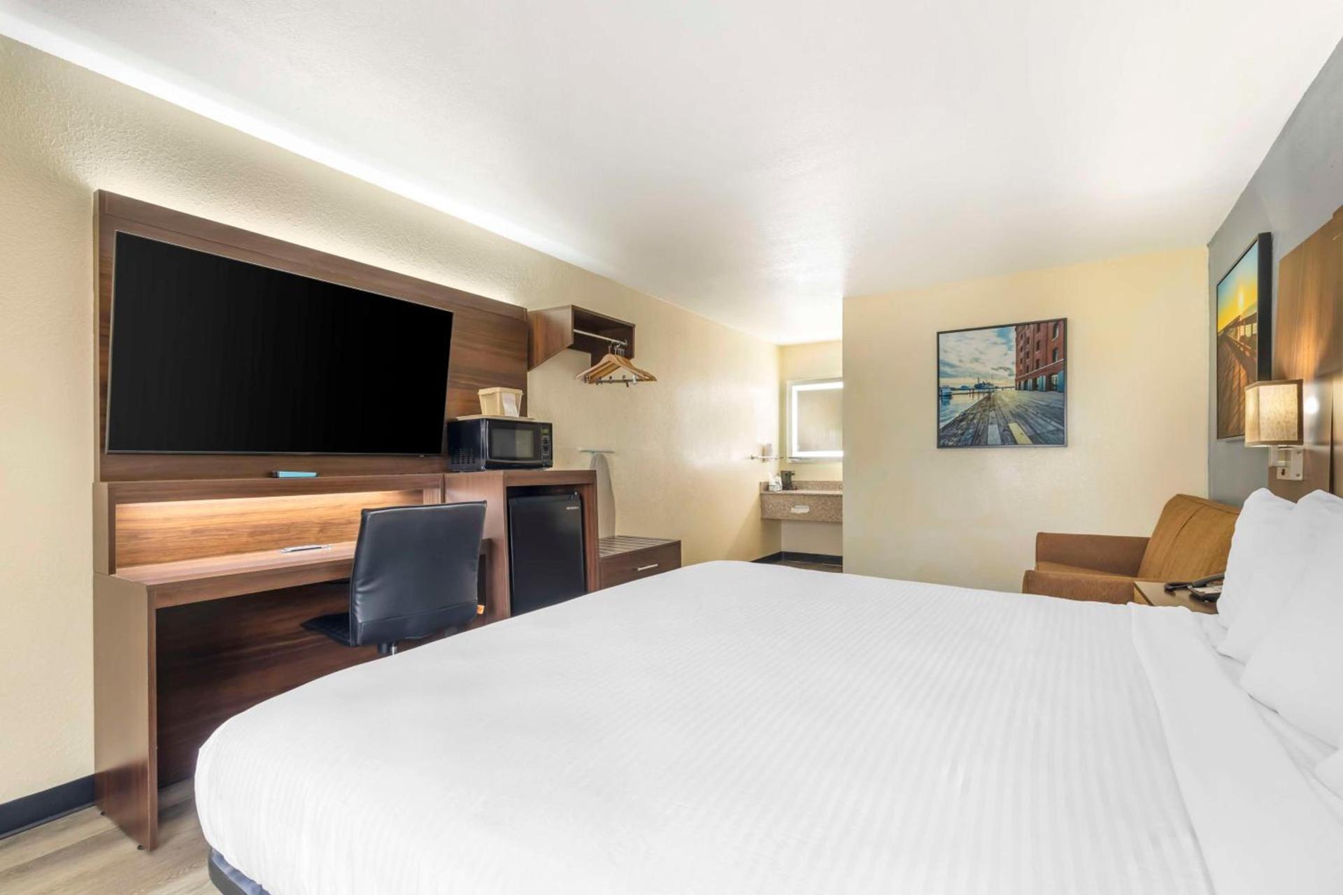 Best Western Salisbury Plaza photo 30