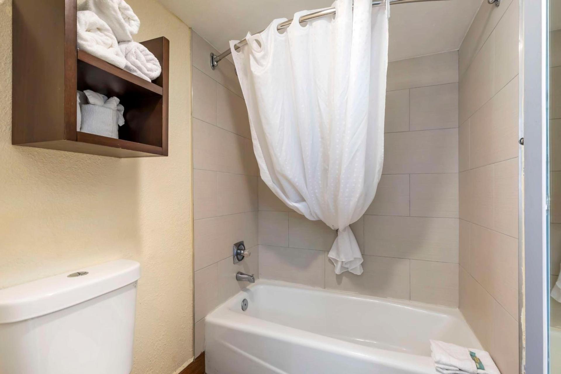 Best Western Salisbury Plaza photo 24