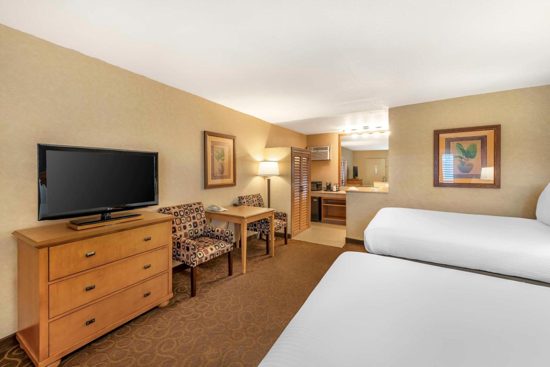 Best Western Plus Pavilions photo 11