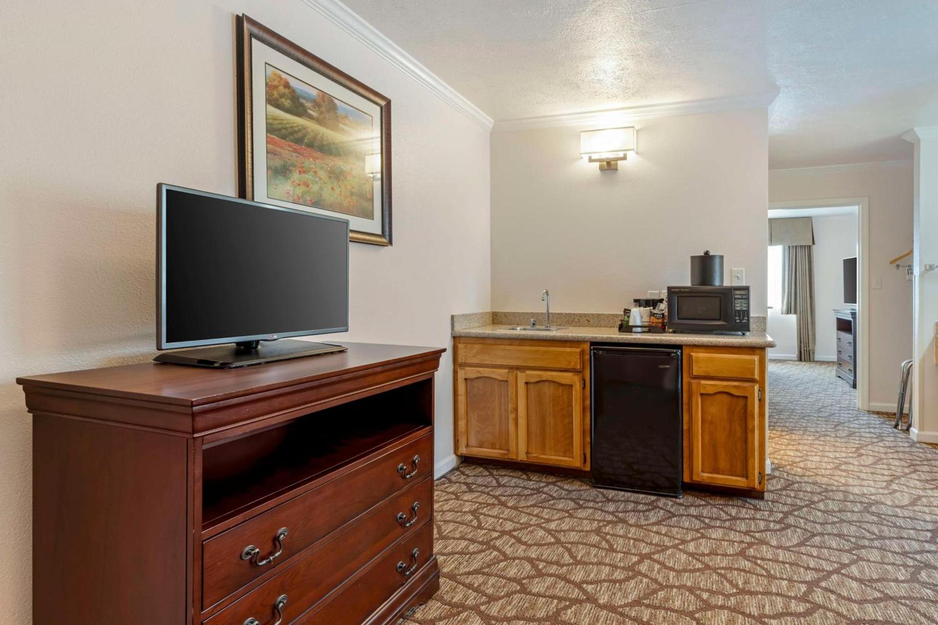 Best Western Salinas Monterey photo 16