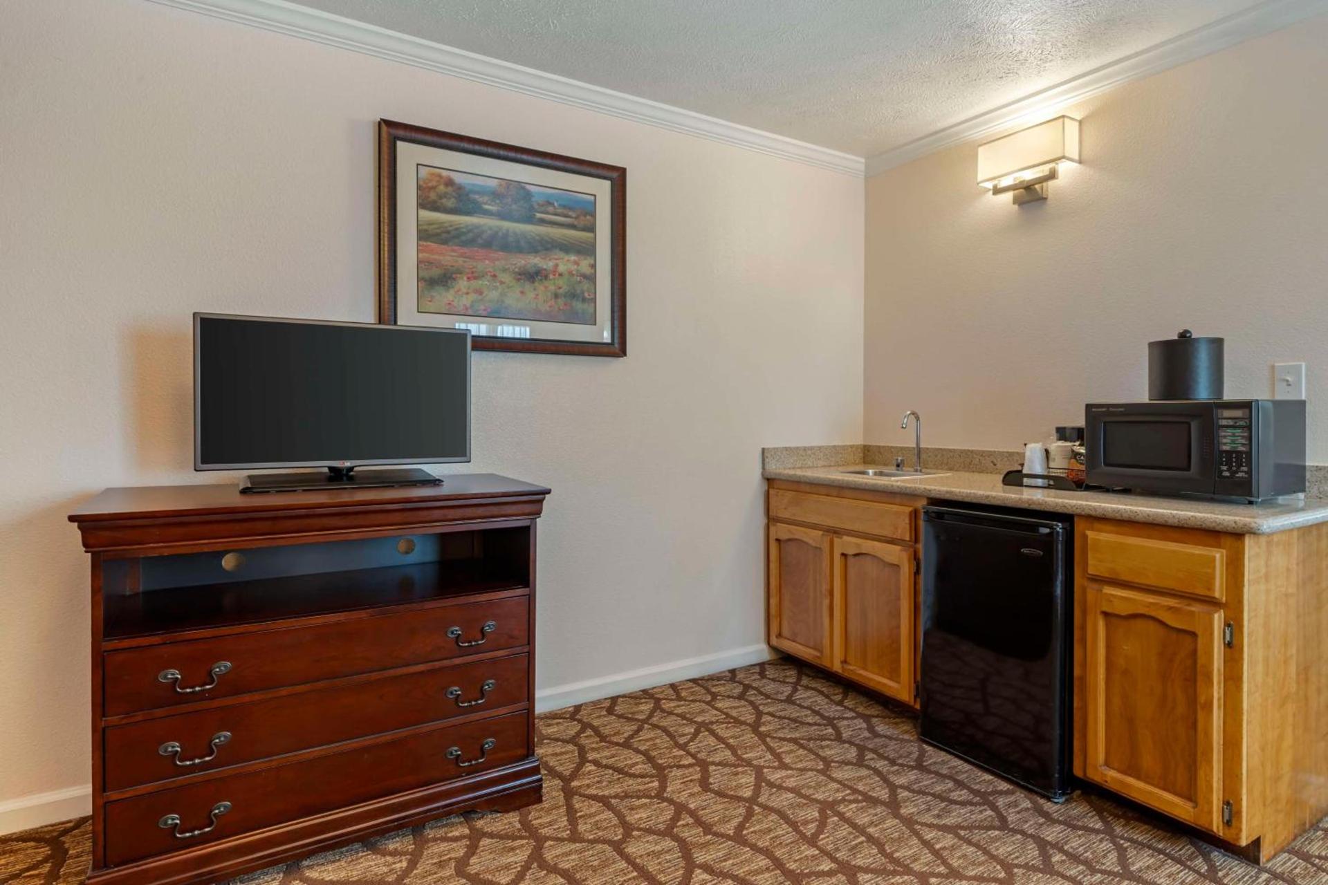 Best Western Salinas Monterey photo 17