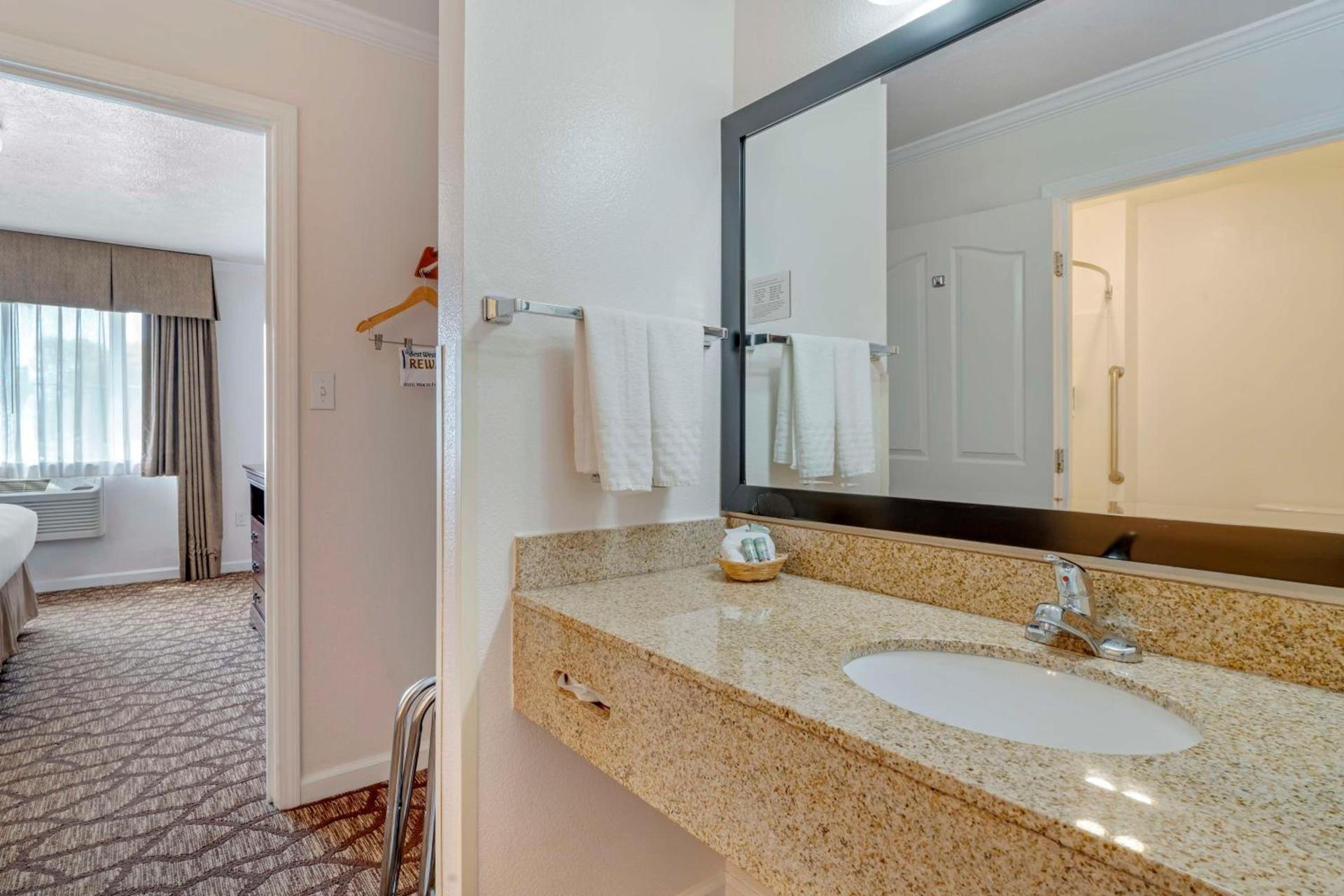 Best Western Salinas Monterey photo 28