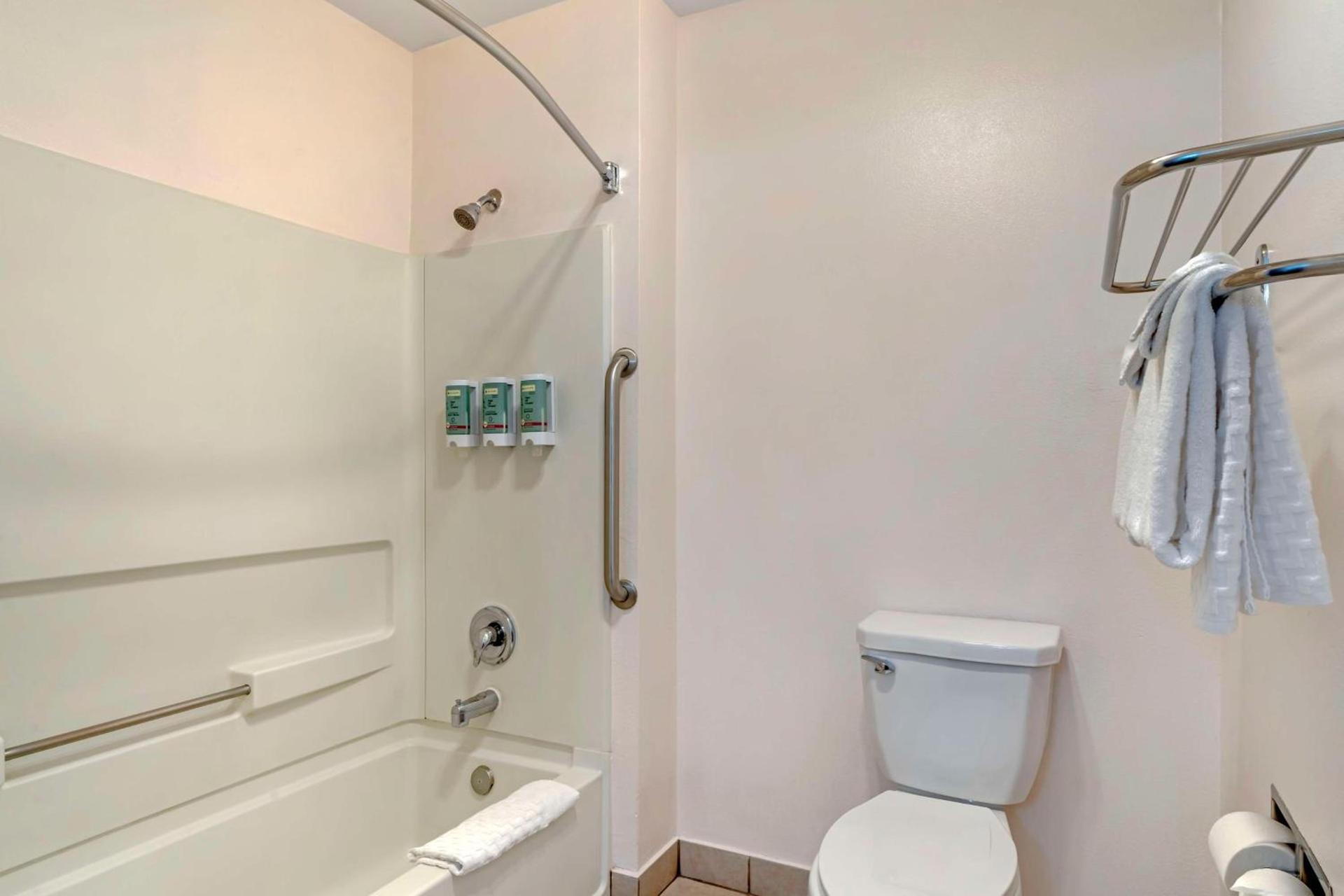 Best Western Salinas Monterey photo 29