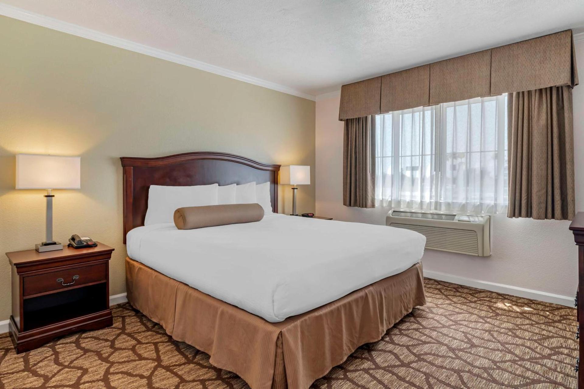 Best Western Salinas Monterey photo 8