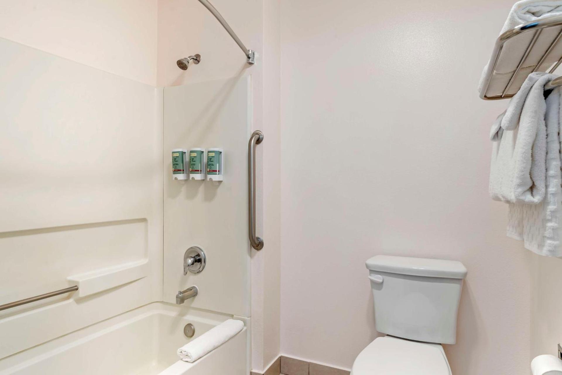 Best Western Salinas Monterey photo 30