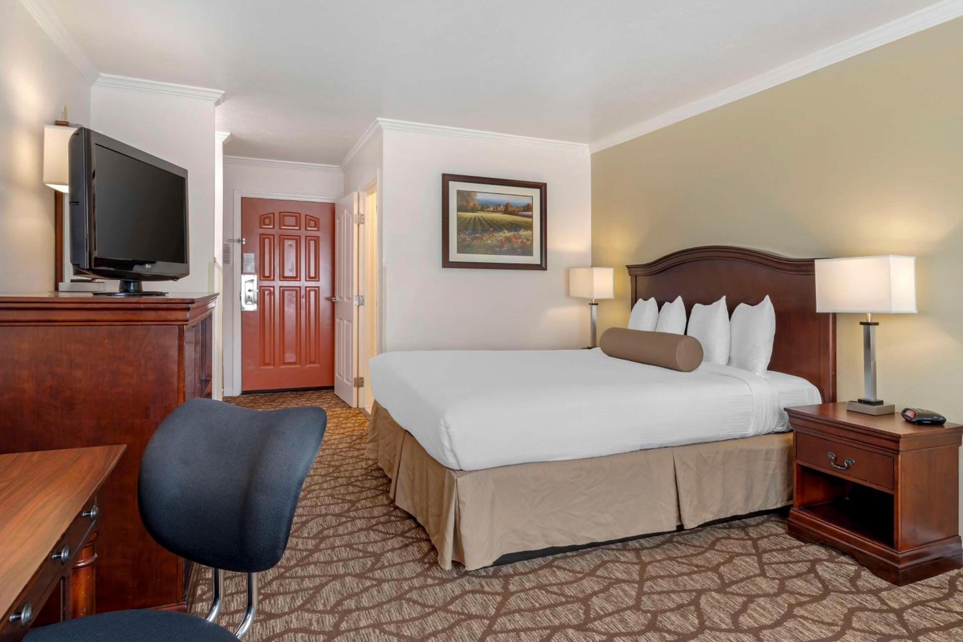 Best Western Salinas Monterey photo 25