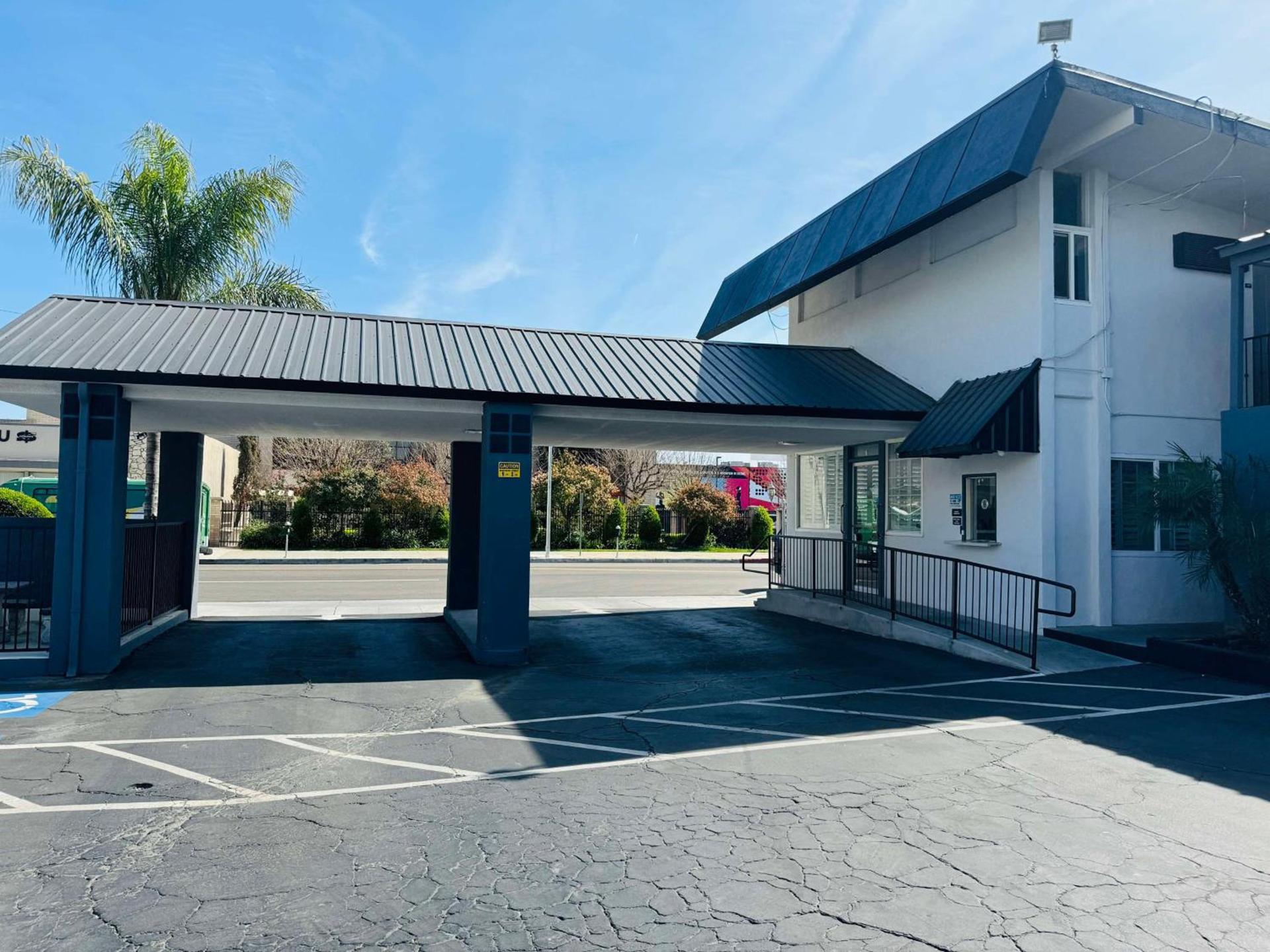 SureStay by Best Western Fresno Central photo 2