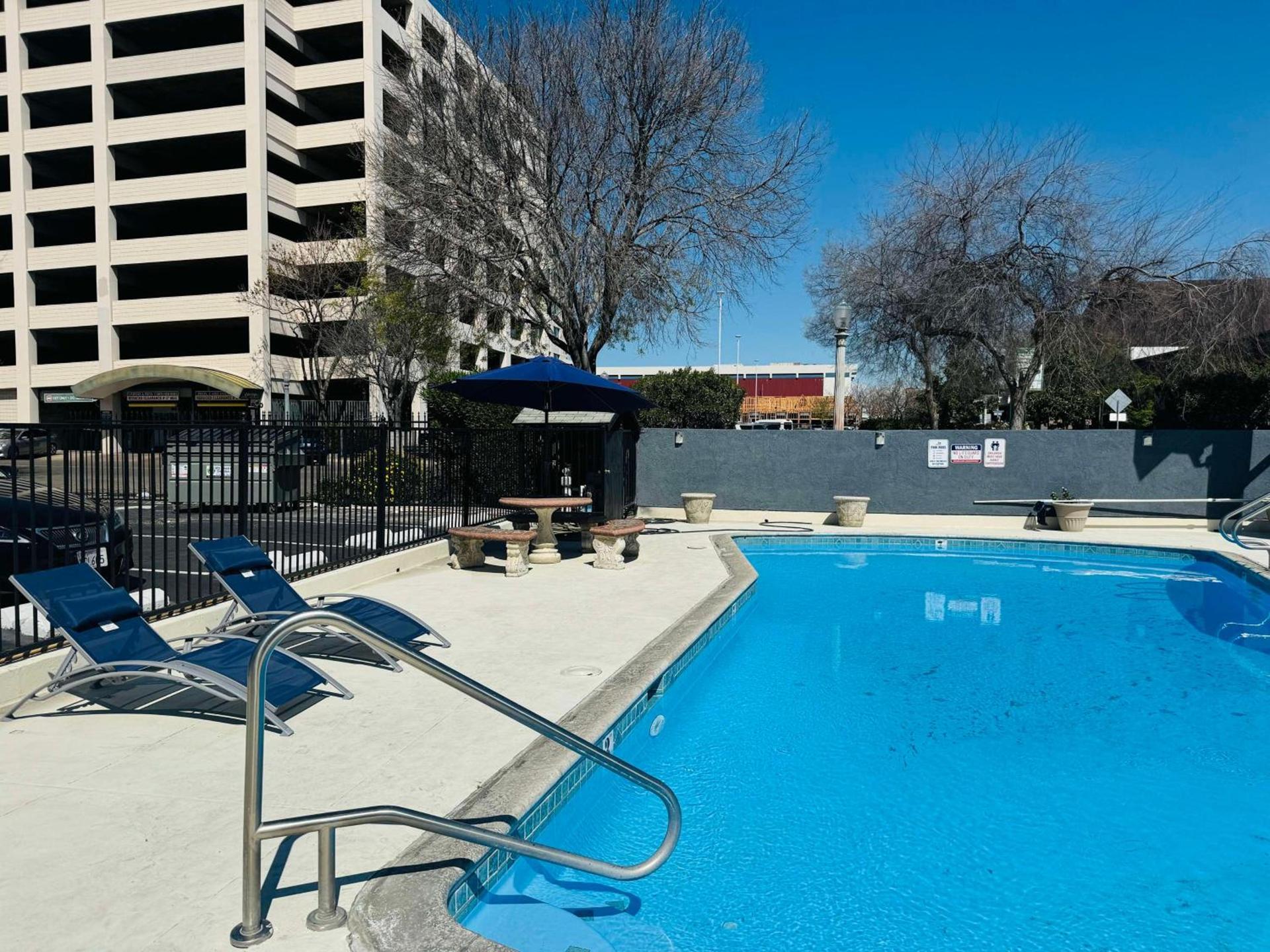SureStay by Best Western Fresno Central photo 8