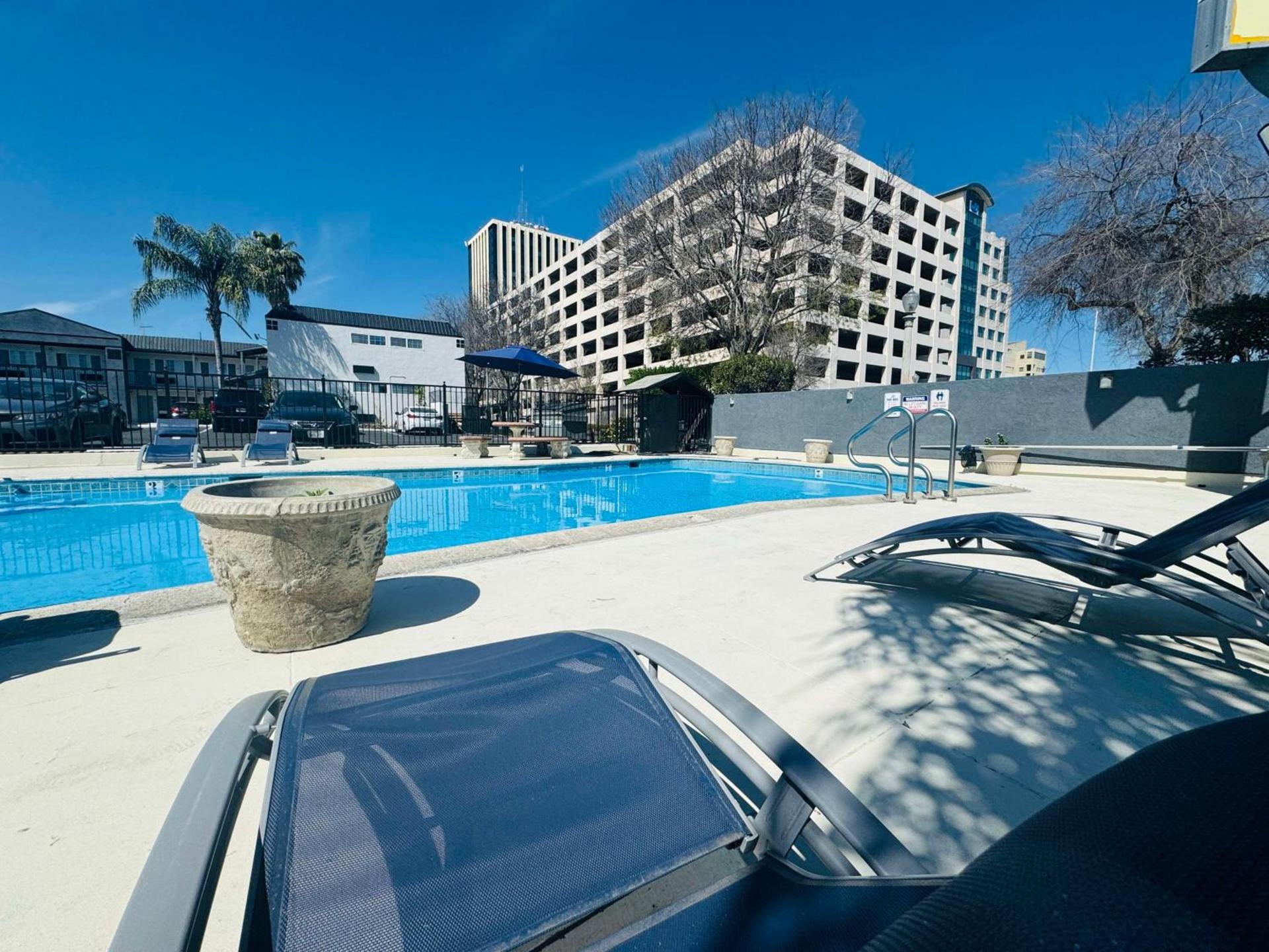 SureStay by Best Western Fresno Central photo 9