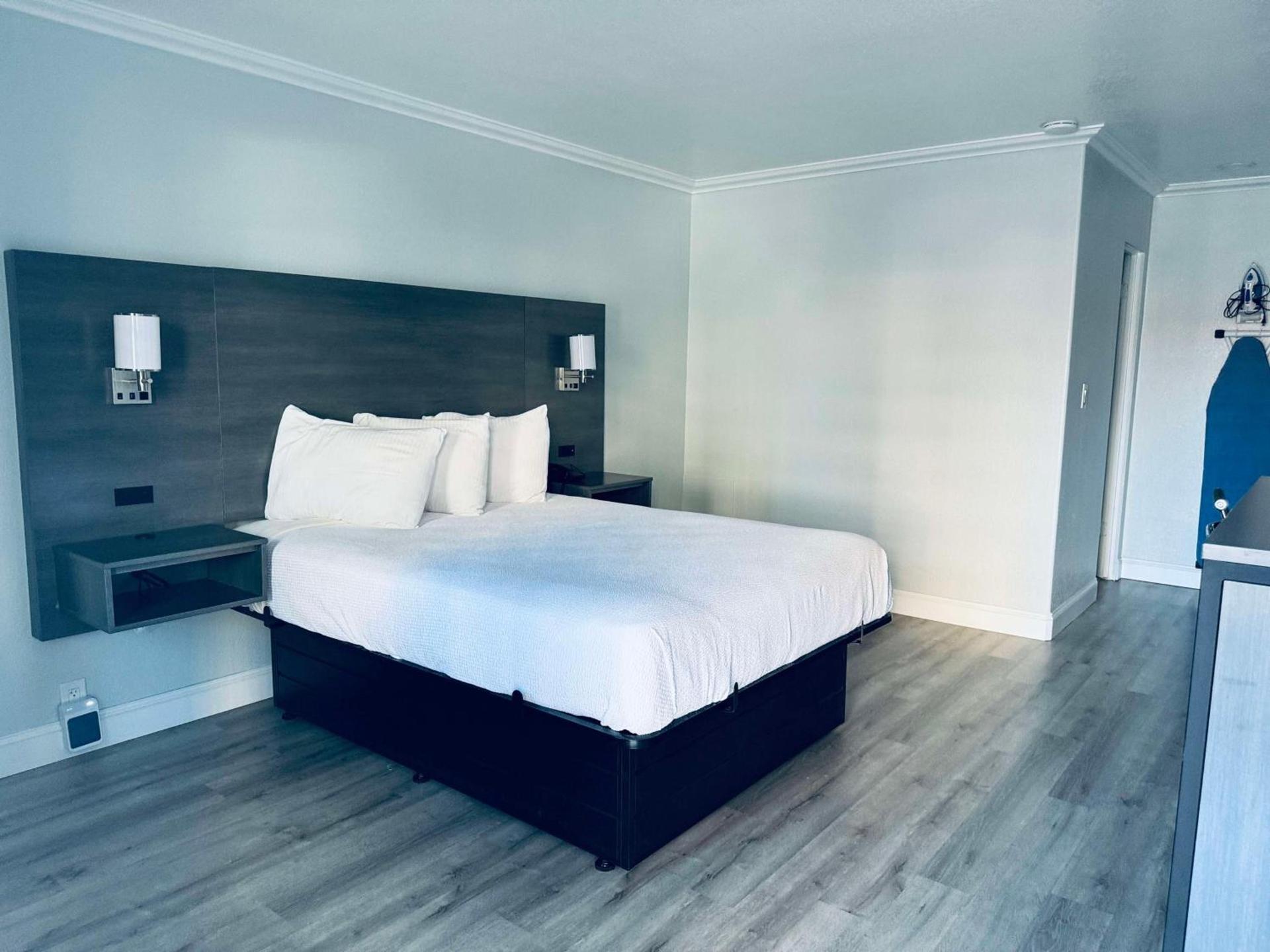 SureStay by Best Western Fresno Central photo 12